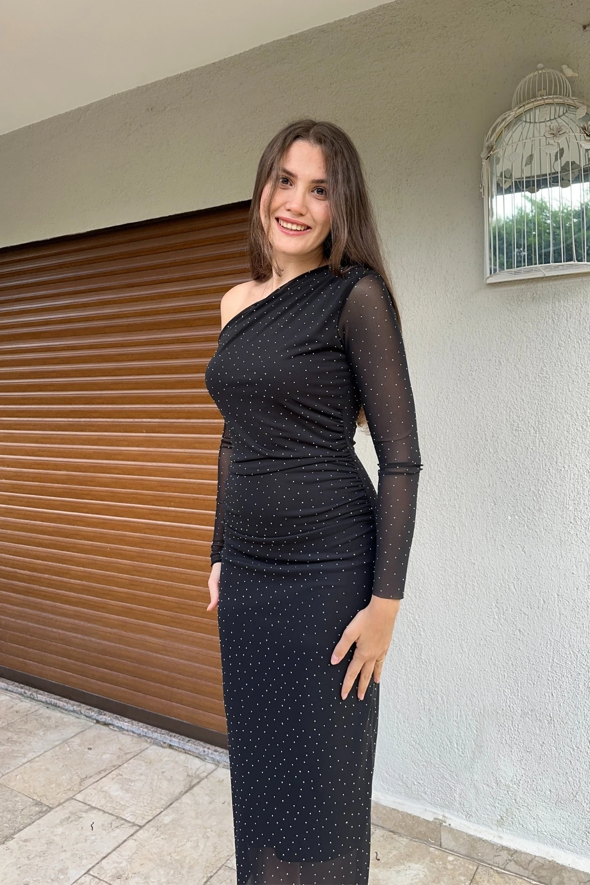 Kayık Yaka Tek Omuz Taşlı Tül Midi Elbise