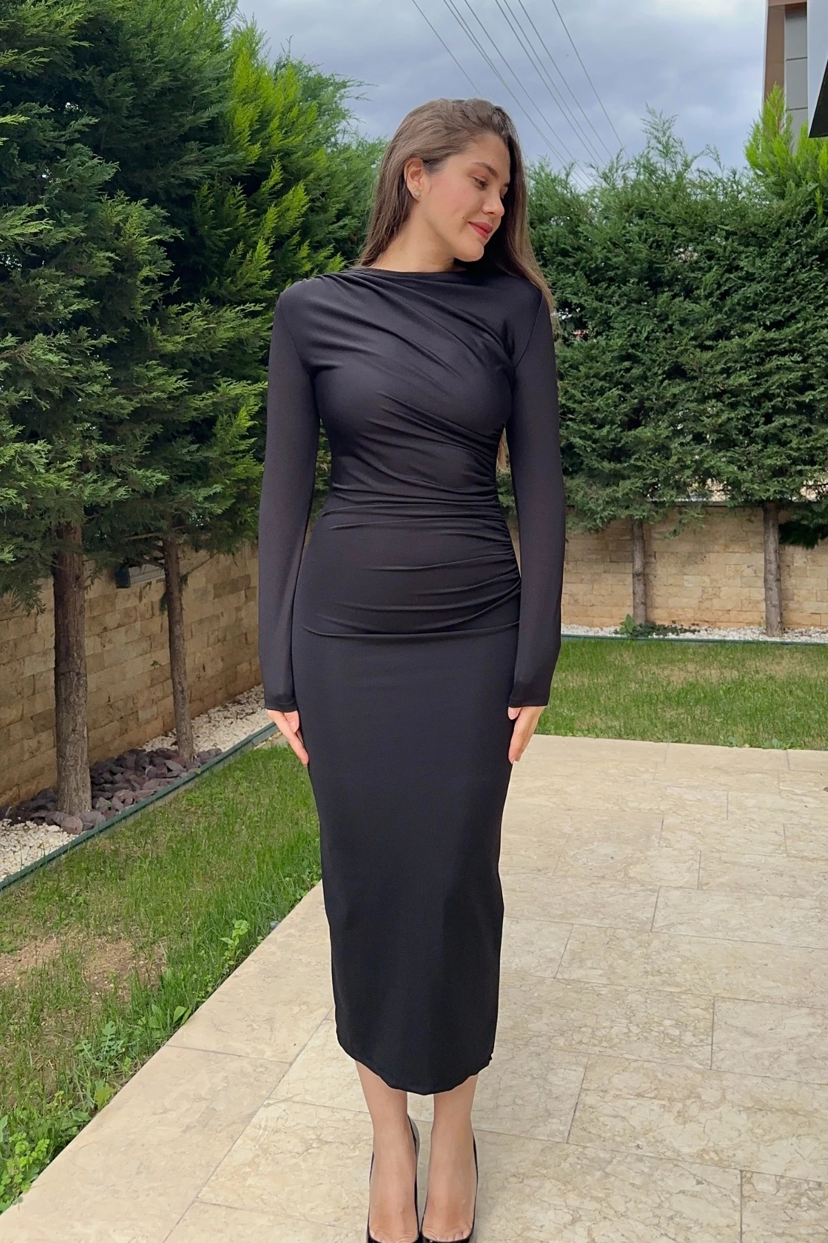 Bisiklet Yaka Drapeli Dalgıç Kumaş Maxi Yırtmaçlı Elbise