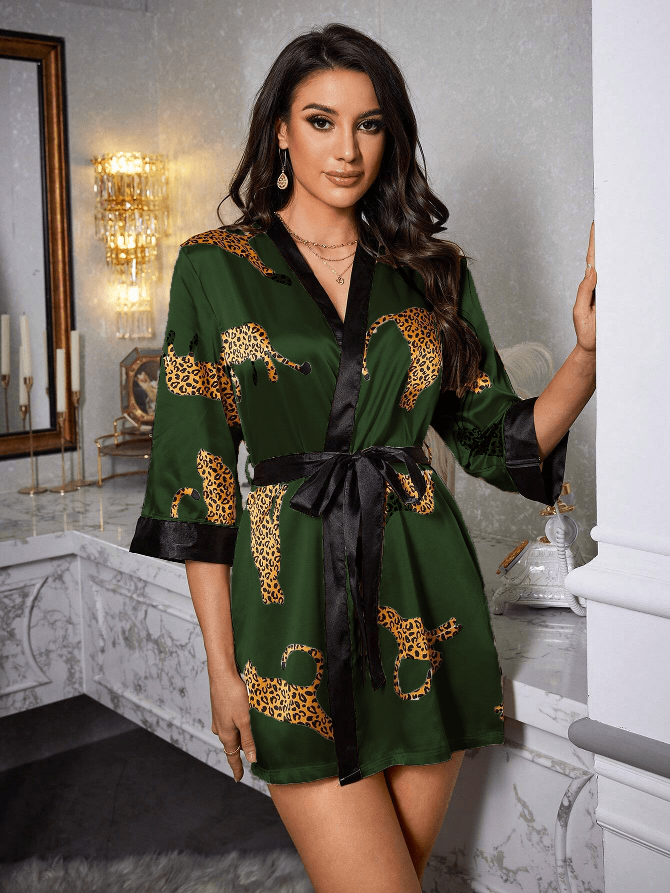 Leopar Baskılı Haki Renk Siyah Kuşaklı Yumuşak Saten Kimono Sabahlık