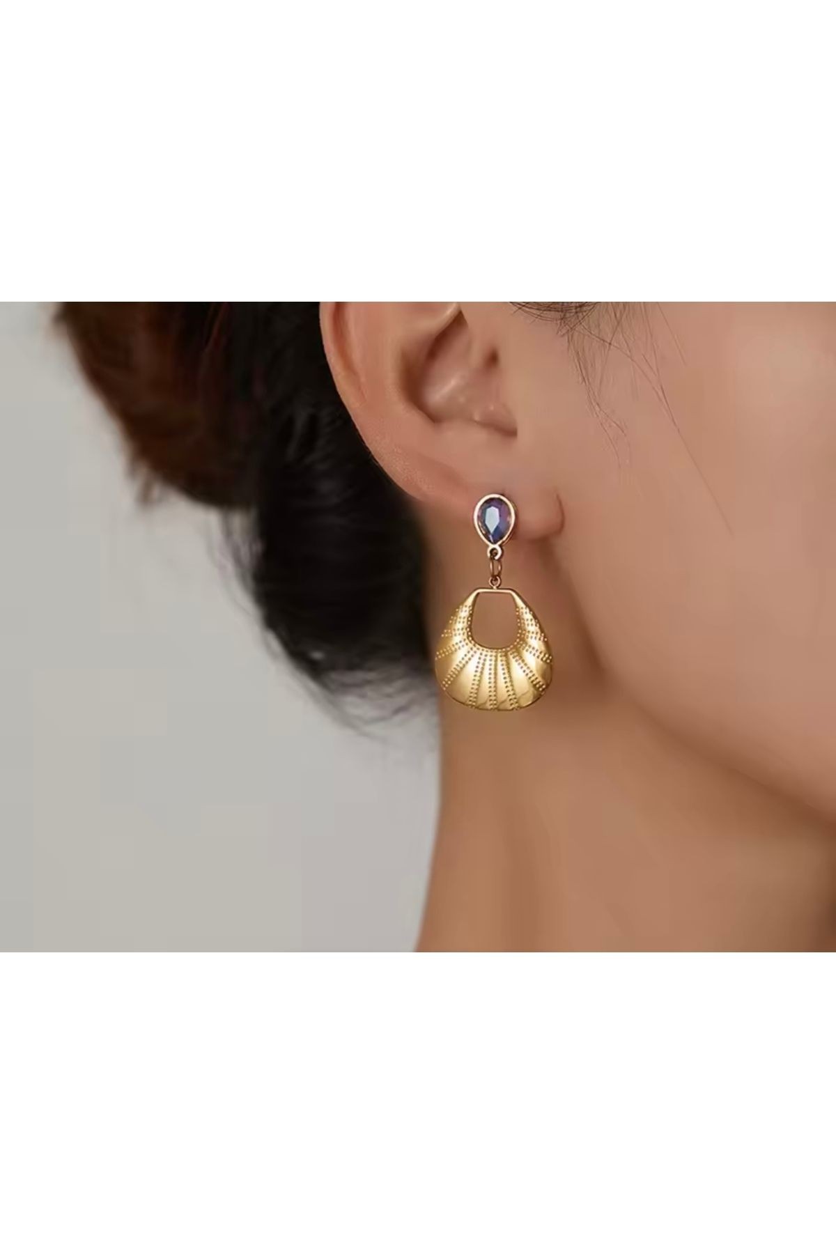 PASLANMAZ ÇELİK Gold Renk Taşlı Küpe