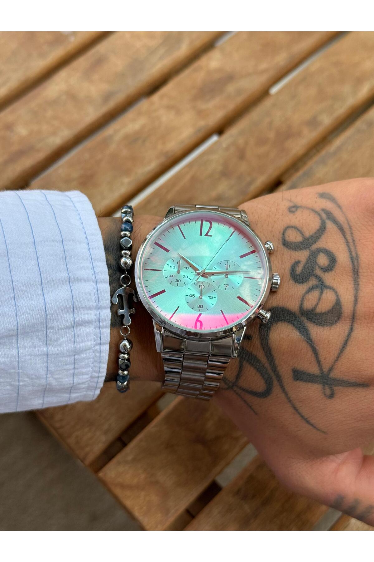 Renkli Camlı, Gümüş Metal Kordonlu, Kronograf Göstergeli Erkek Kol Saati