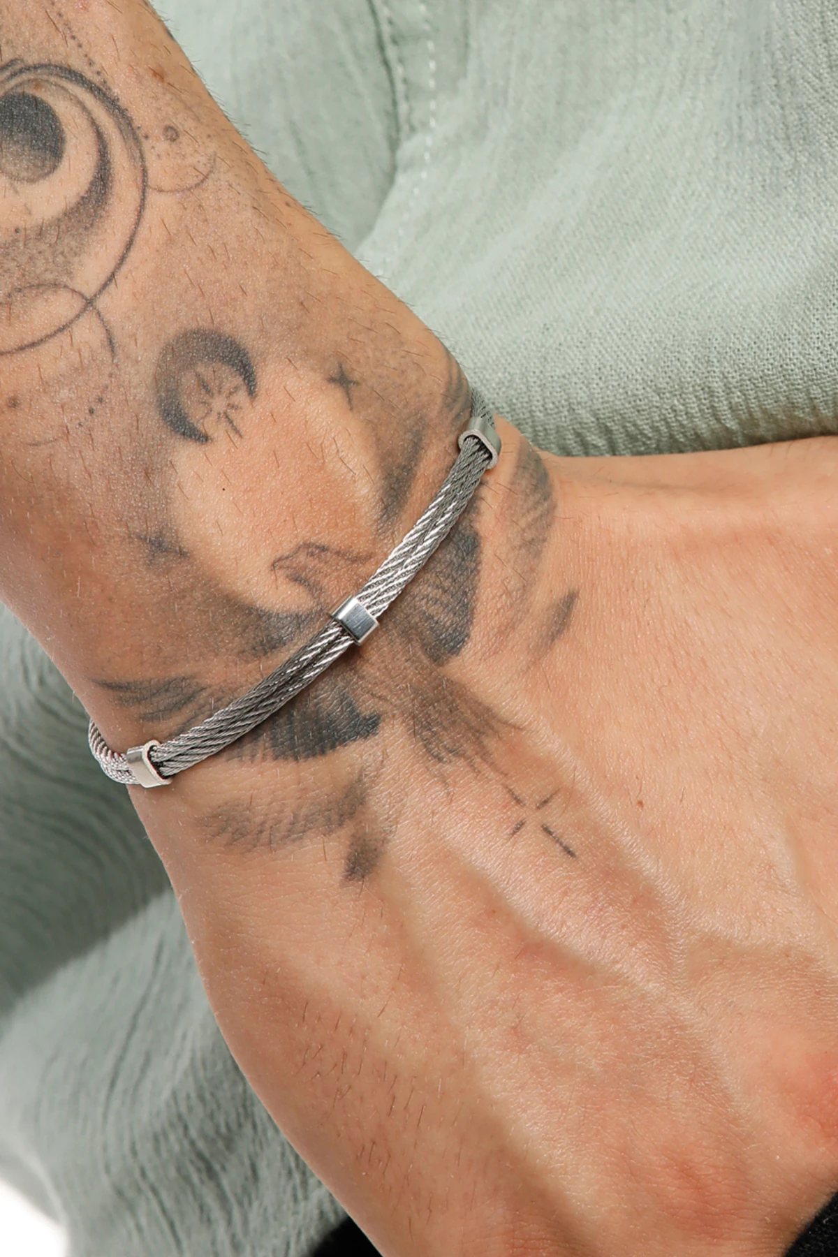 Hurin Erkek Gümüş Renk Zarif Hasır Paslanmaz Çelik Kelepçe Bileklik