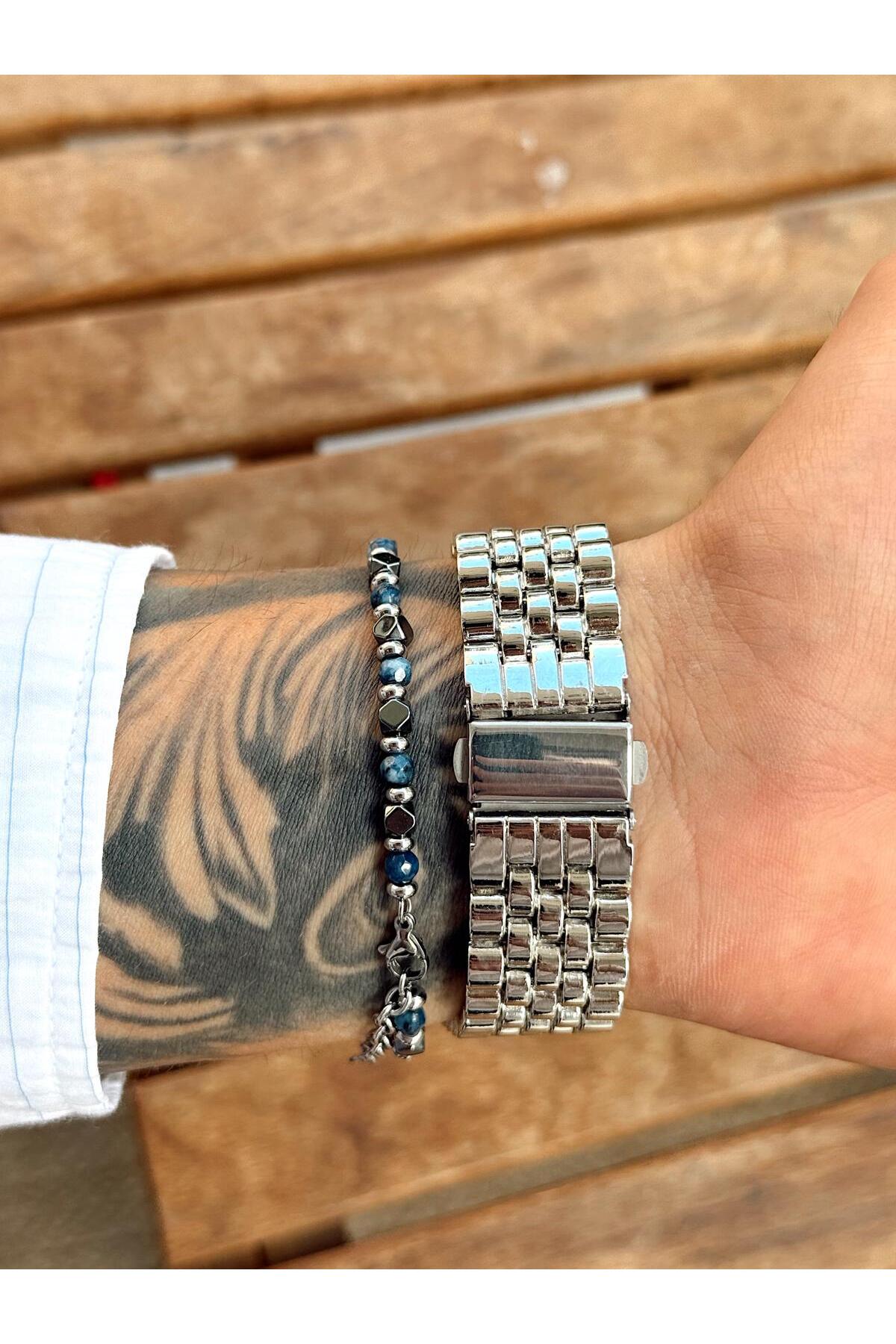 Gümüş Metal Kordonlu Erkek Kol Saati – Siyah Kadran, Çoklu Kronograf Göstergeli, Roma İndeksli