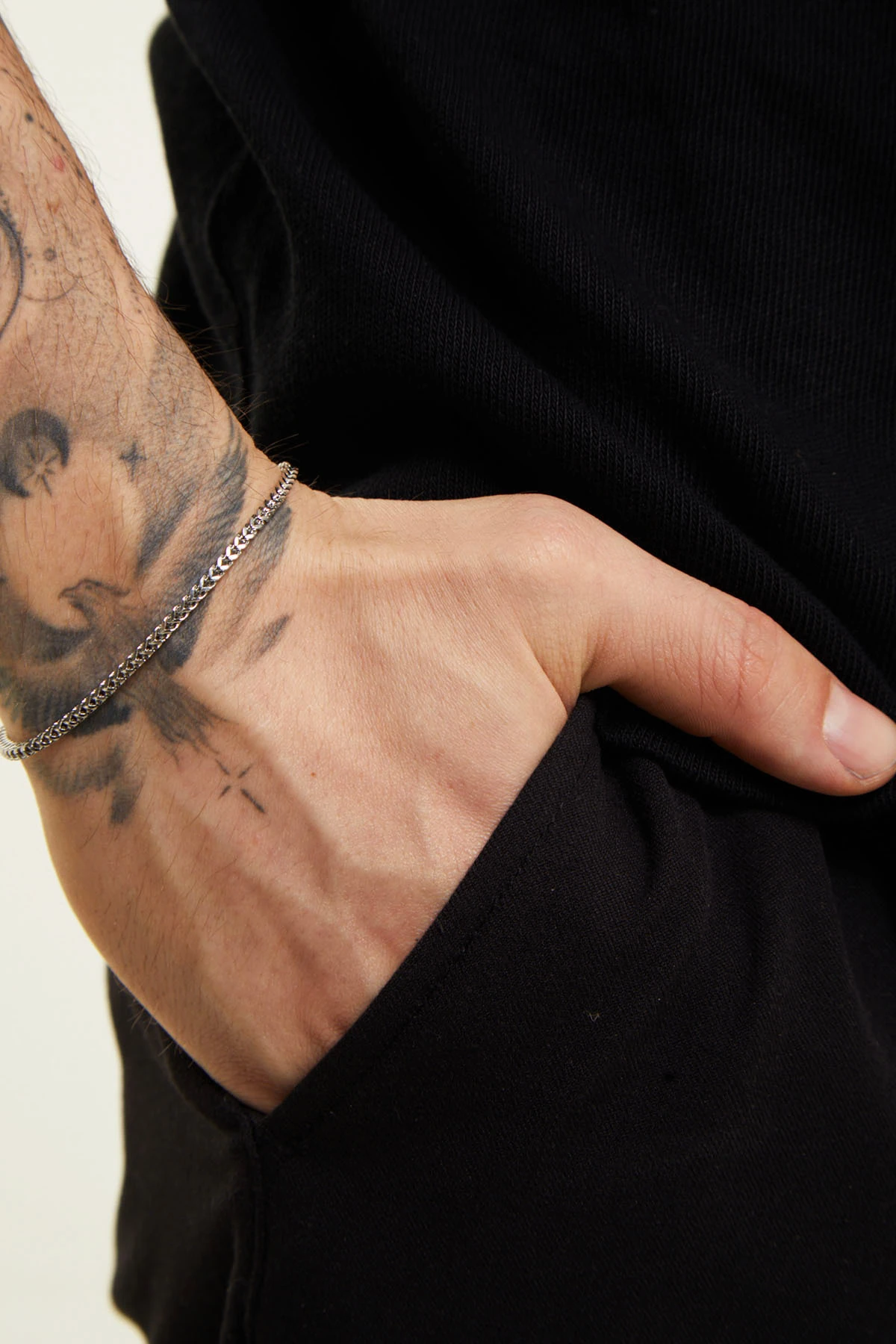 Erkek Gümüş Renk Özel Tasarım İtalyan Desenli Ezme Çelik Bileklik - Yeni Sezon