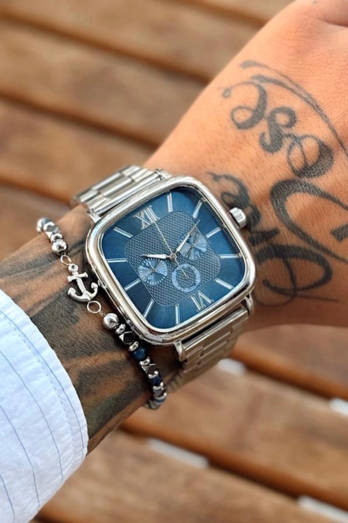 Kare Kasa,Gümüş Metal Kordon, Lacivert Kadran, Roma İndeksli ve Kronograf Göstergeli Erkek Kol Saati