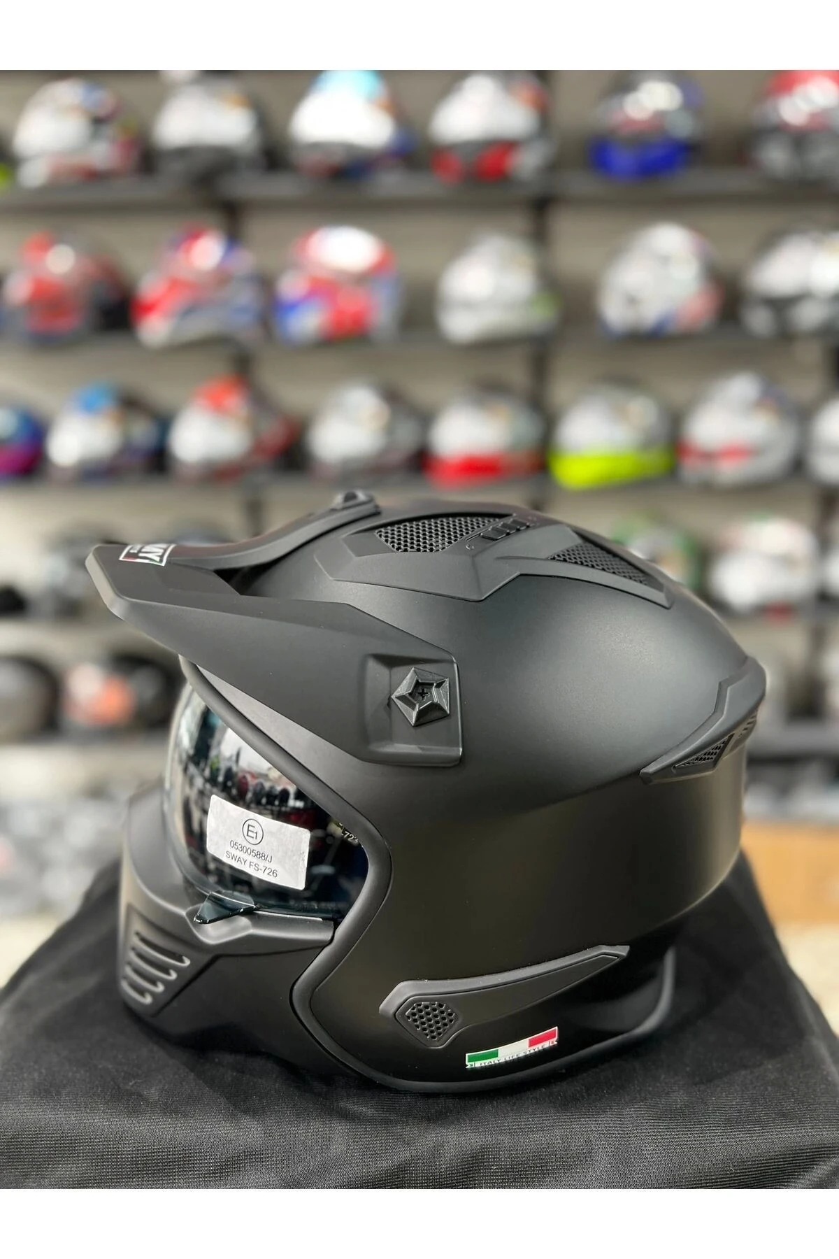 Sw 726 X Tokyo Siyah Motosiklet Kask