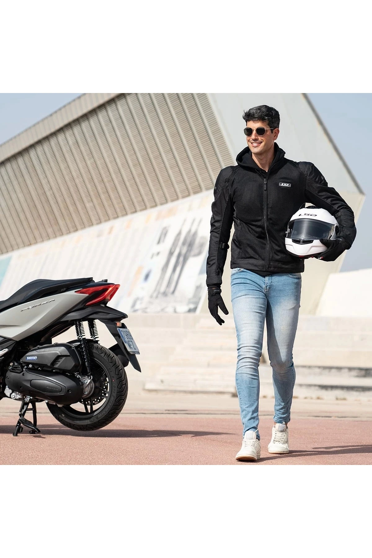 STROBE 2 ÇENE AÇILIR BEYAZ KASK