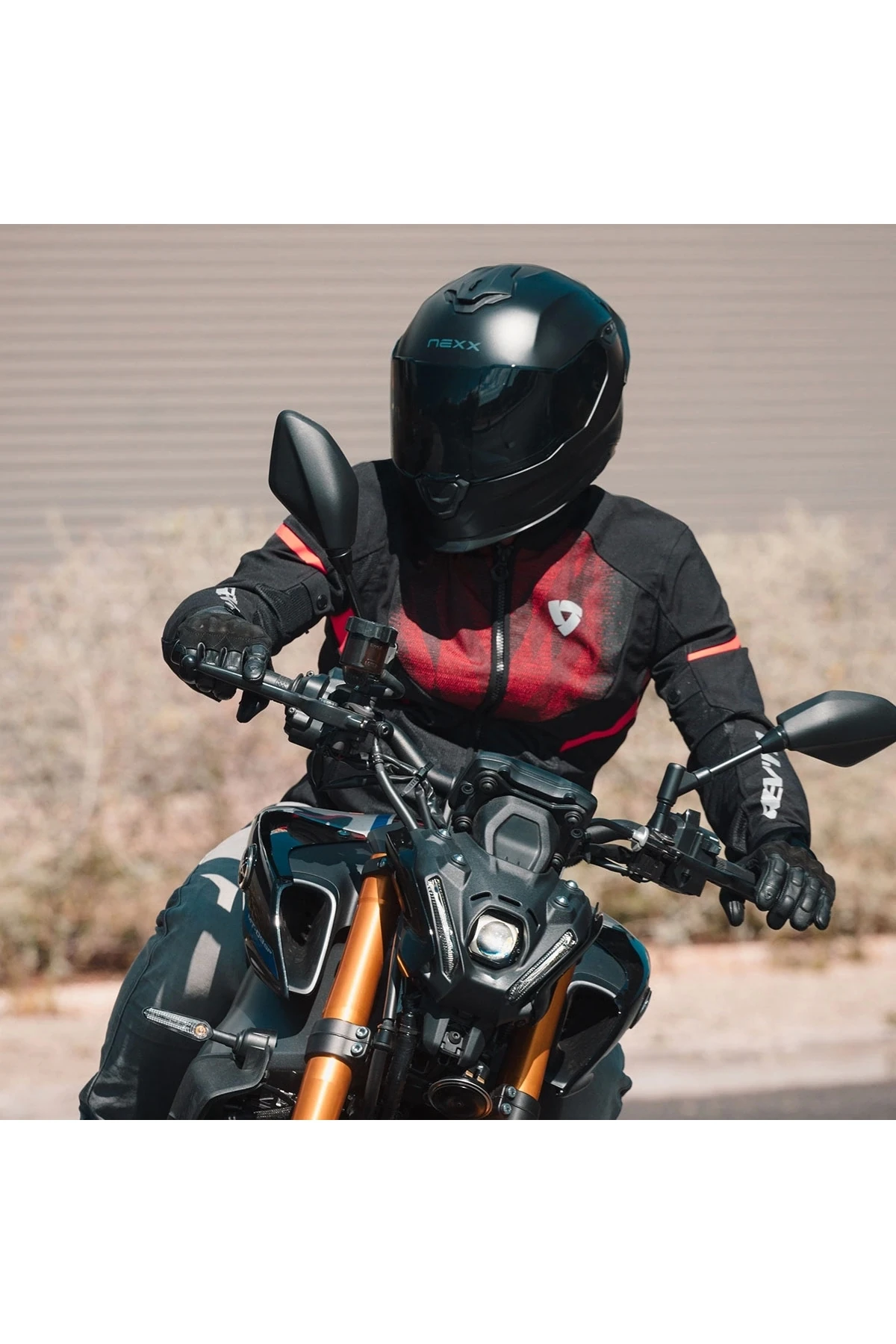 Y.100R FULLBLACK MAT SİYAH KASK