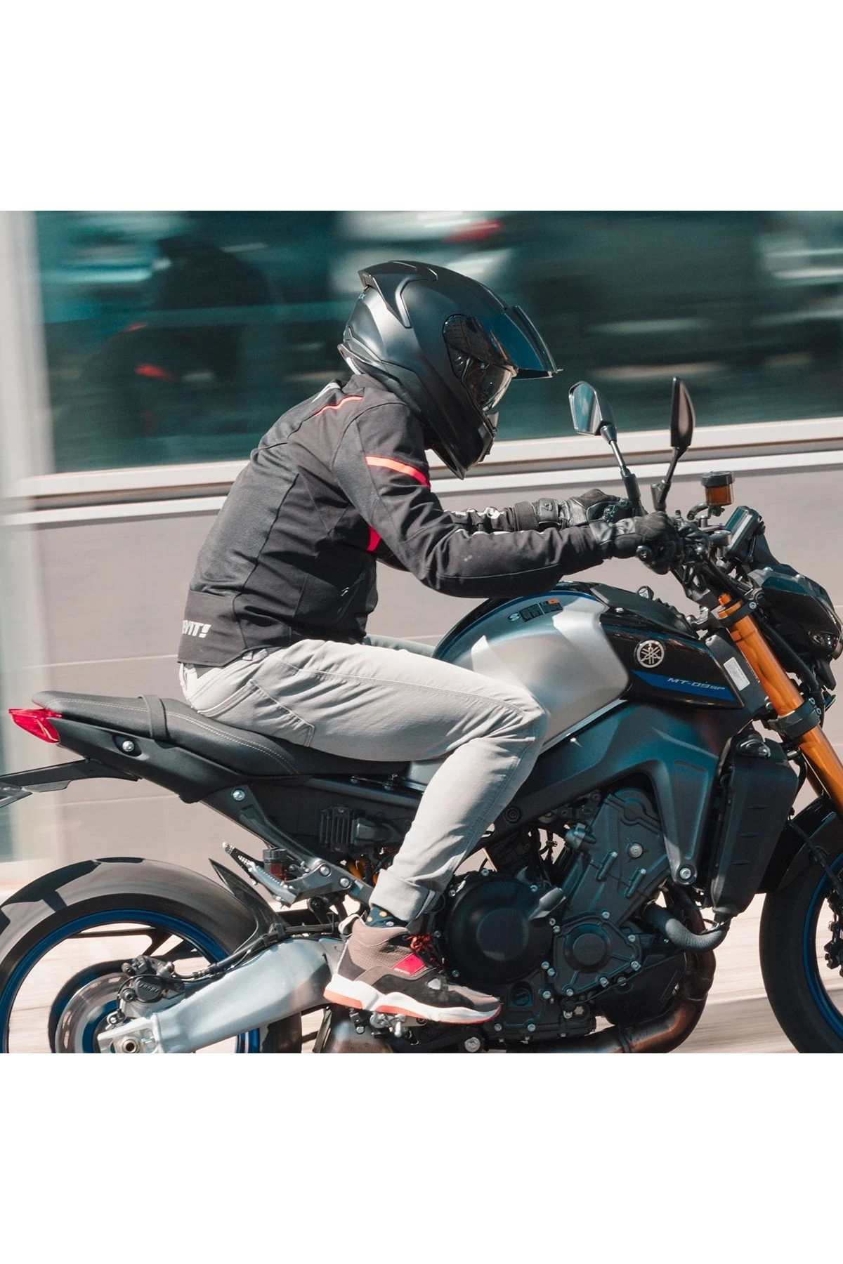 Y.100R FULLBLACK MAT SİYAH KASK