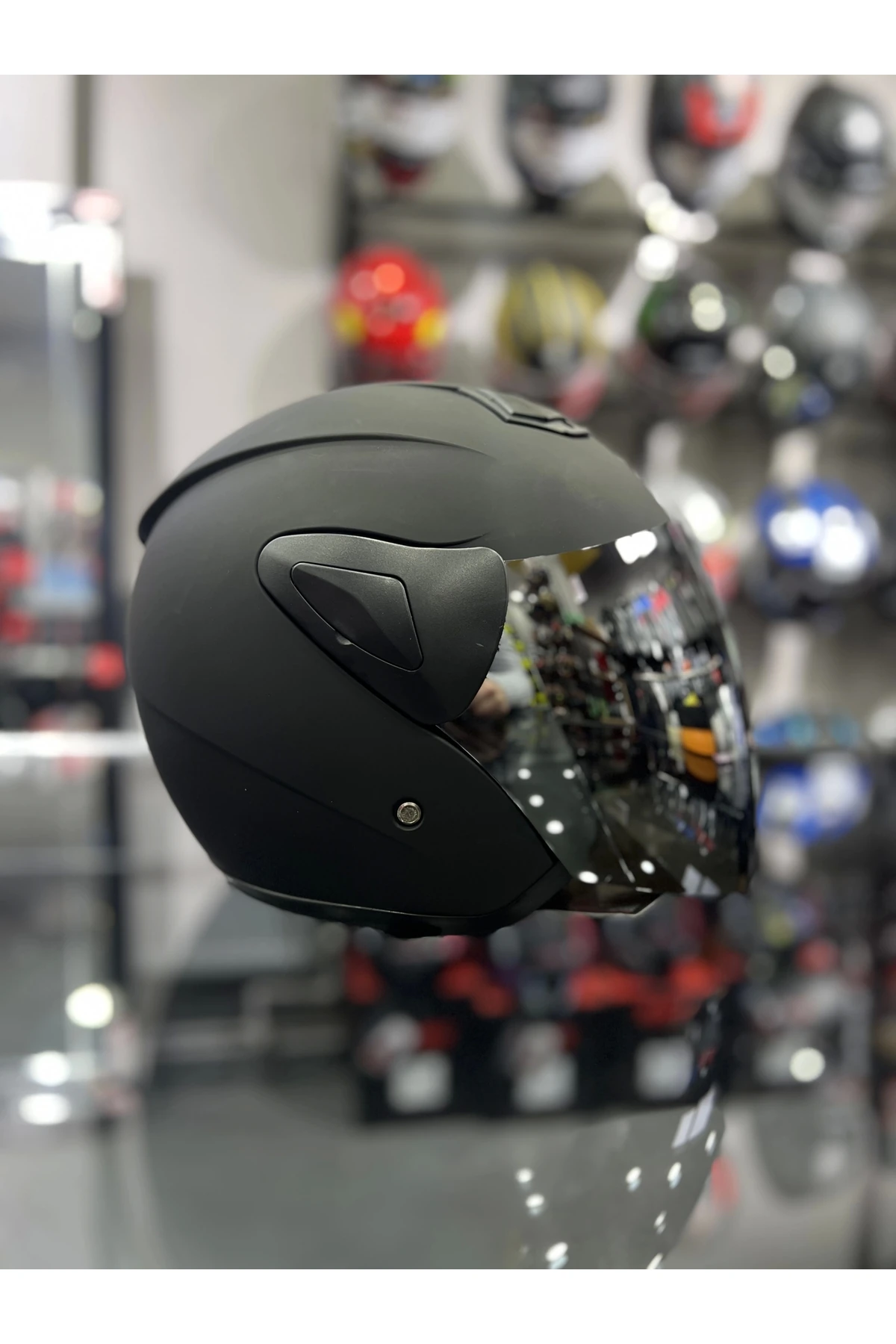 733 Mat Siyah Yarım Kask - Ayna Vizörlü