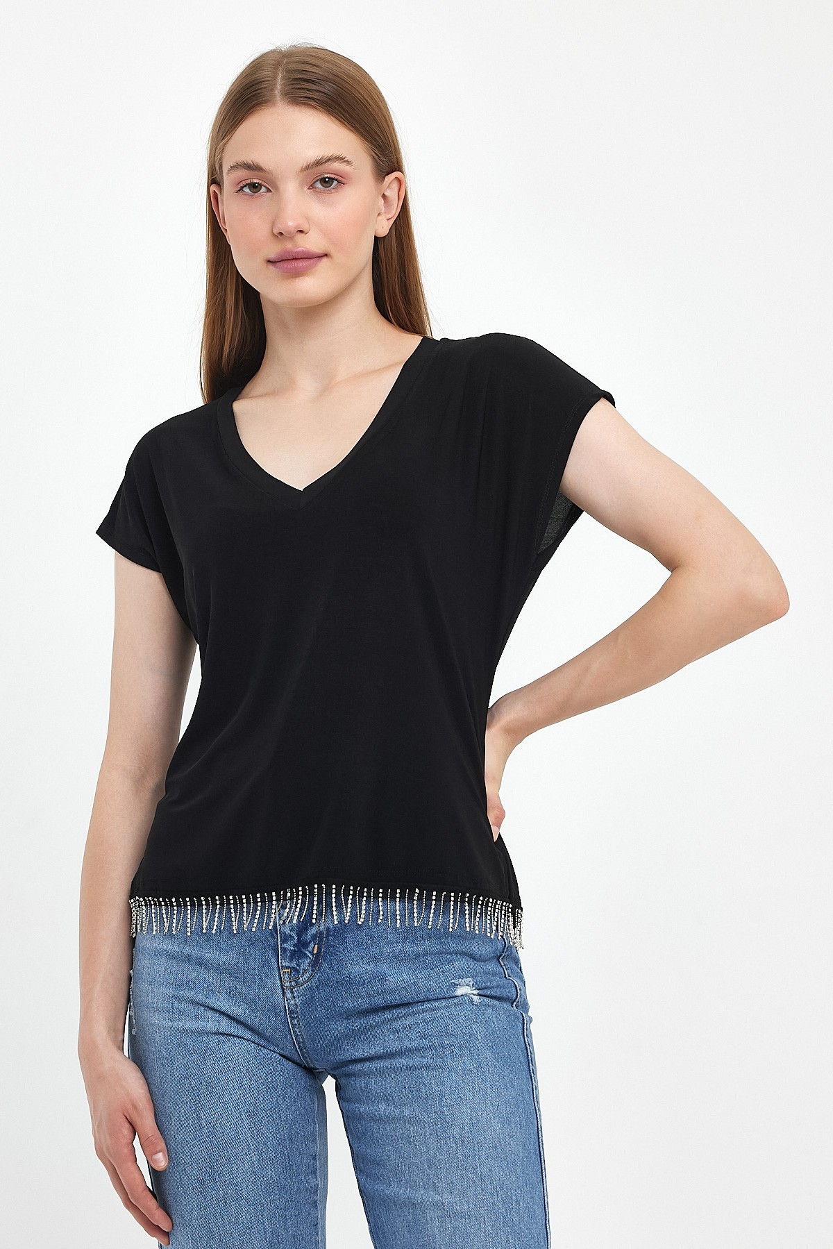 Eteği Taş Detaylı V Yaka Siyah T-Shirt
