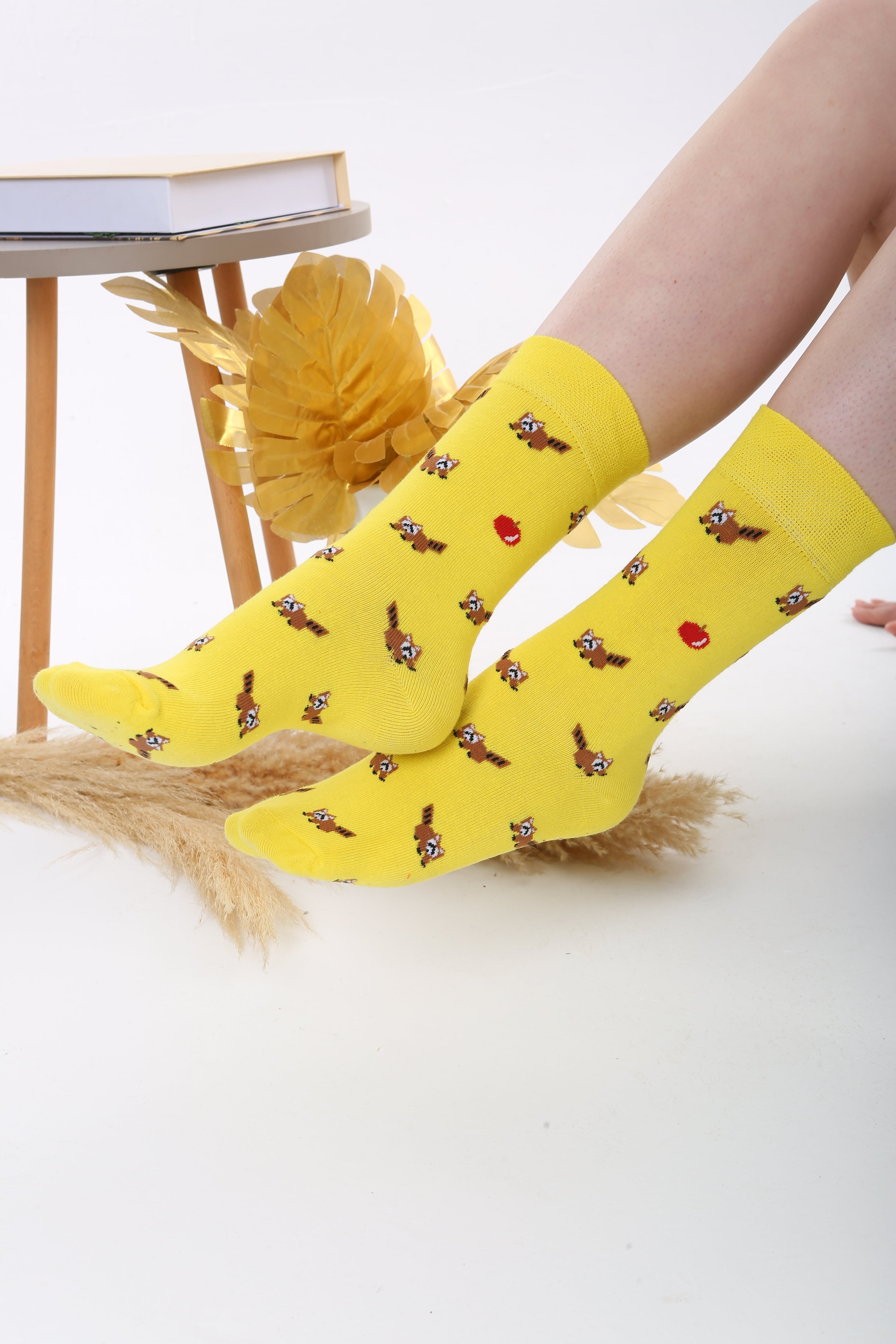 Tilki Desenli Sarı Renkli Çorap