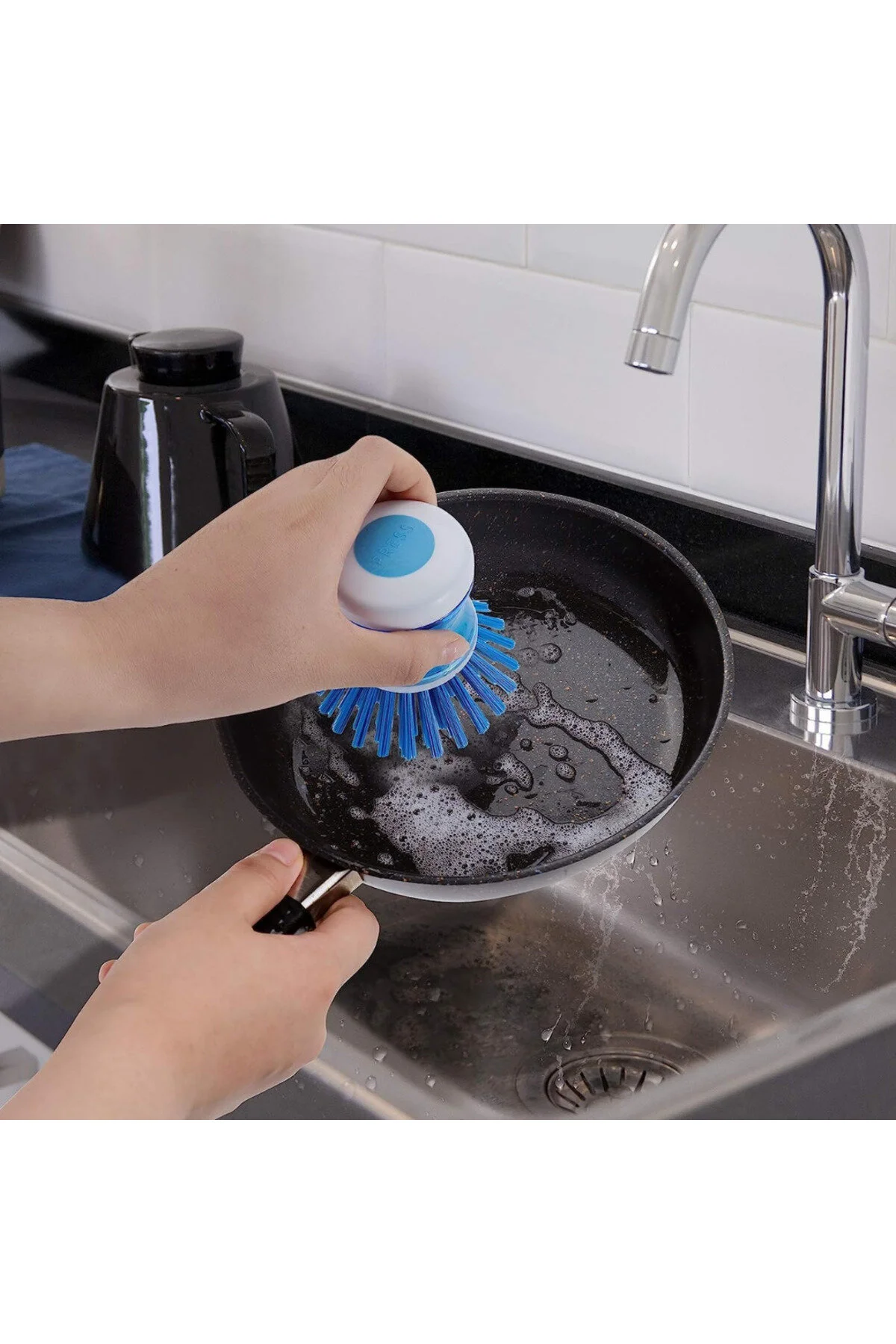 Sıvı Deterjan Hazneli Bulaşık Fırçası