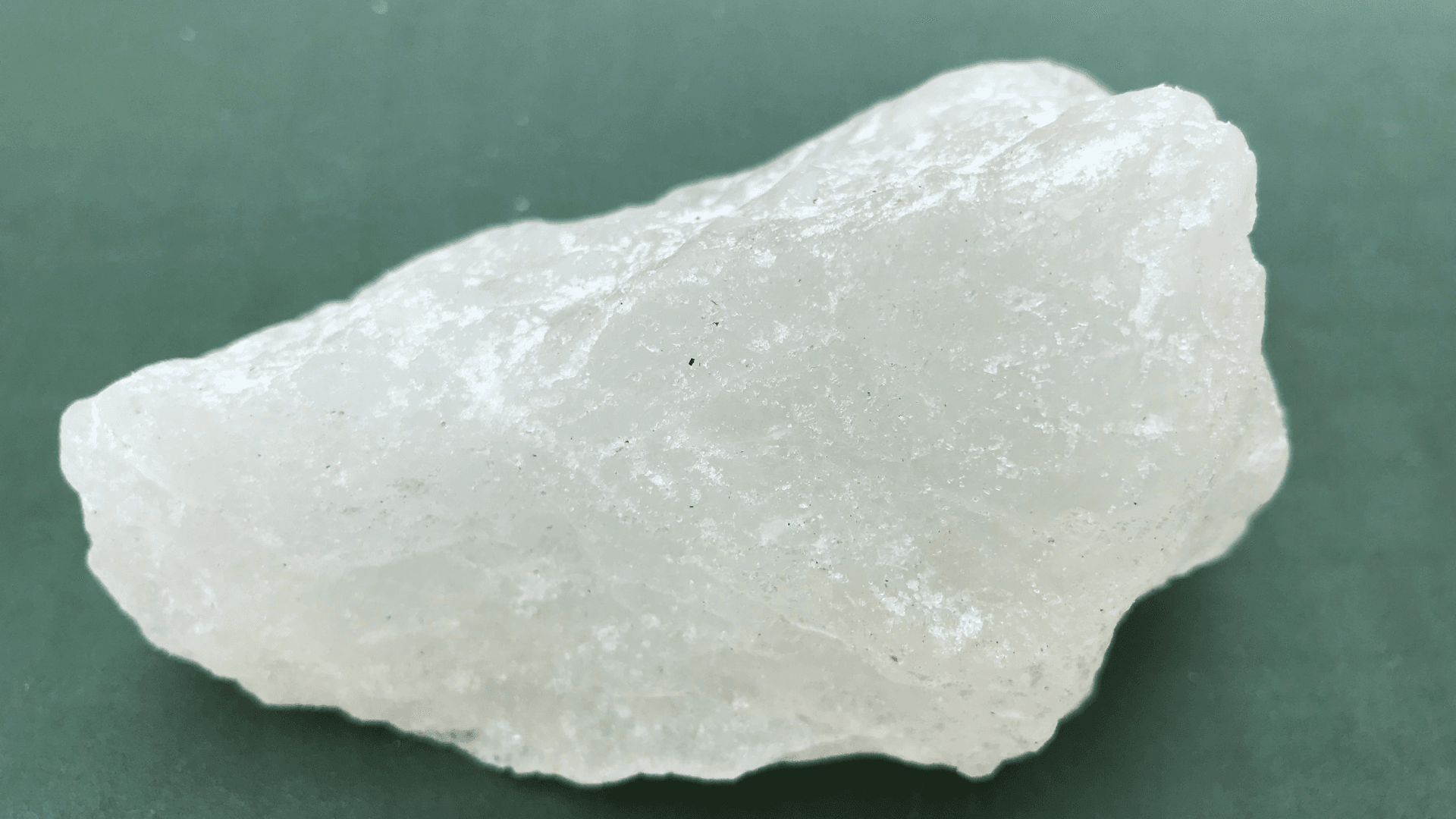 Potasyum Alum Nedir? Doğal Deodorantlarda Neden Kullanılır?