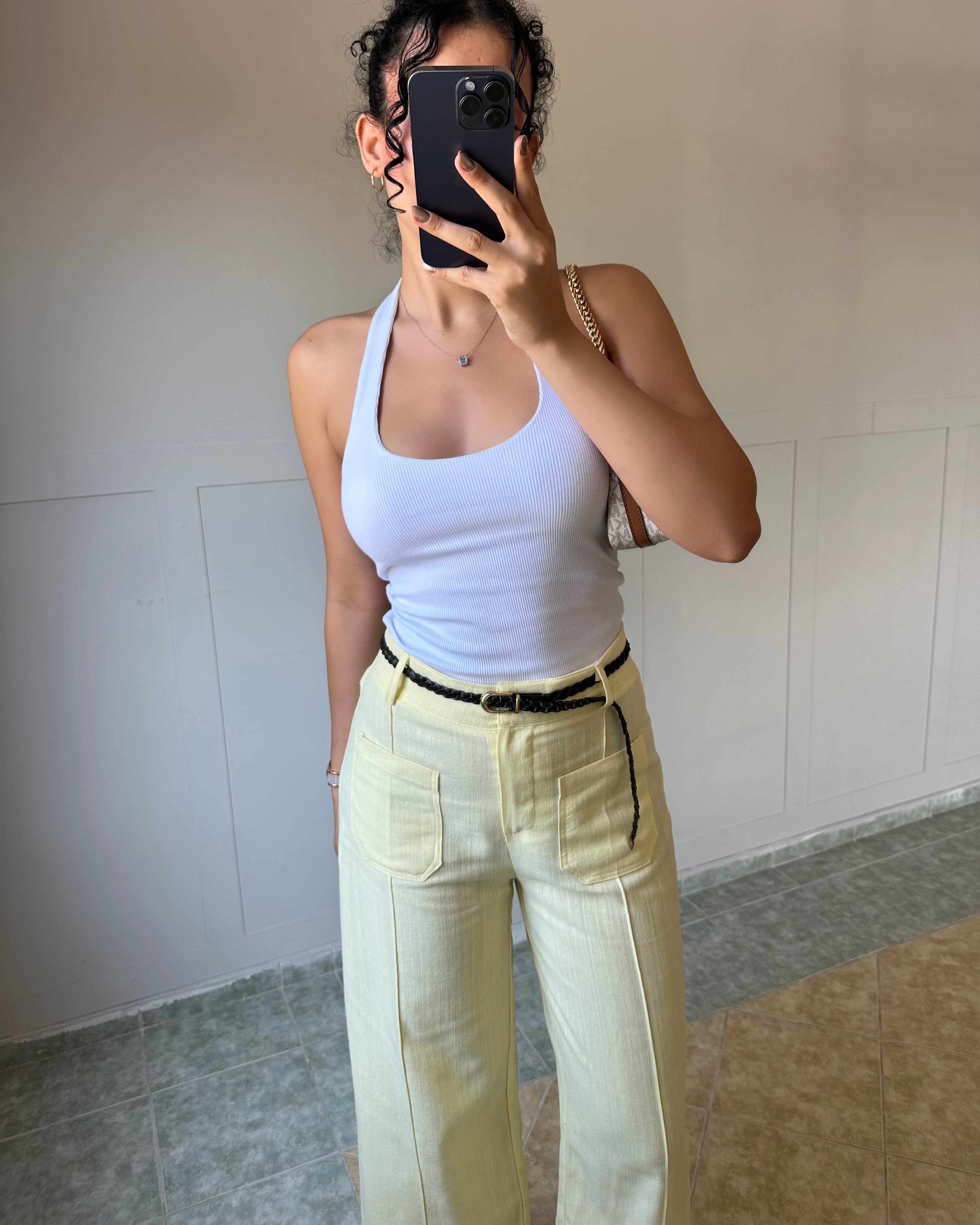 Beyaz Boyundan Geçirmeli Fitilli Bluz KT0041