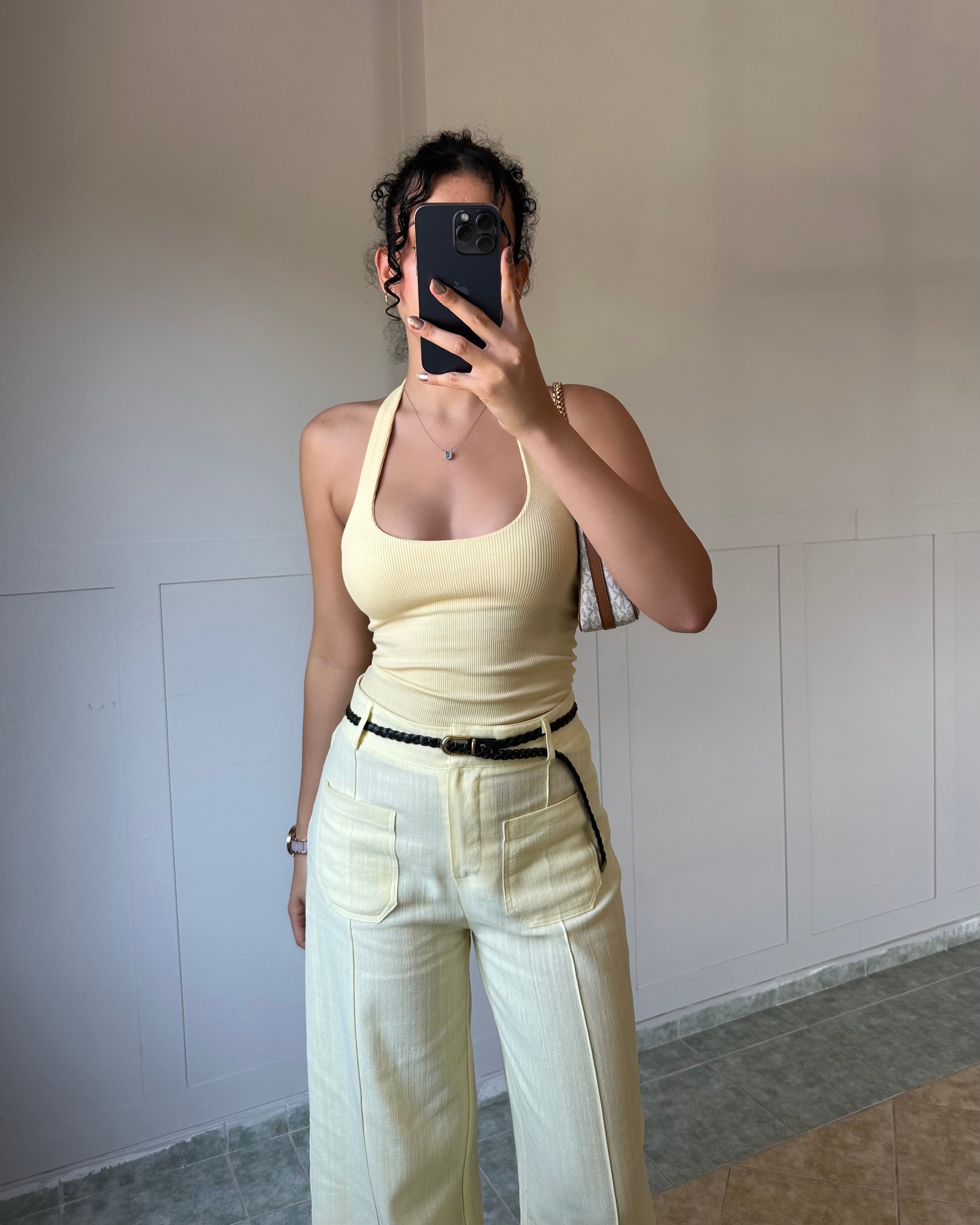 Sarı Boyundan Geçirmeli Fitilli Bluz KT0041