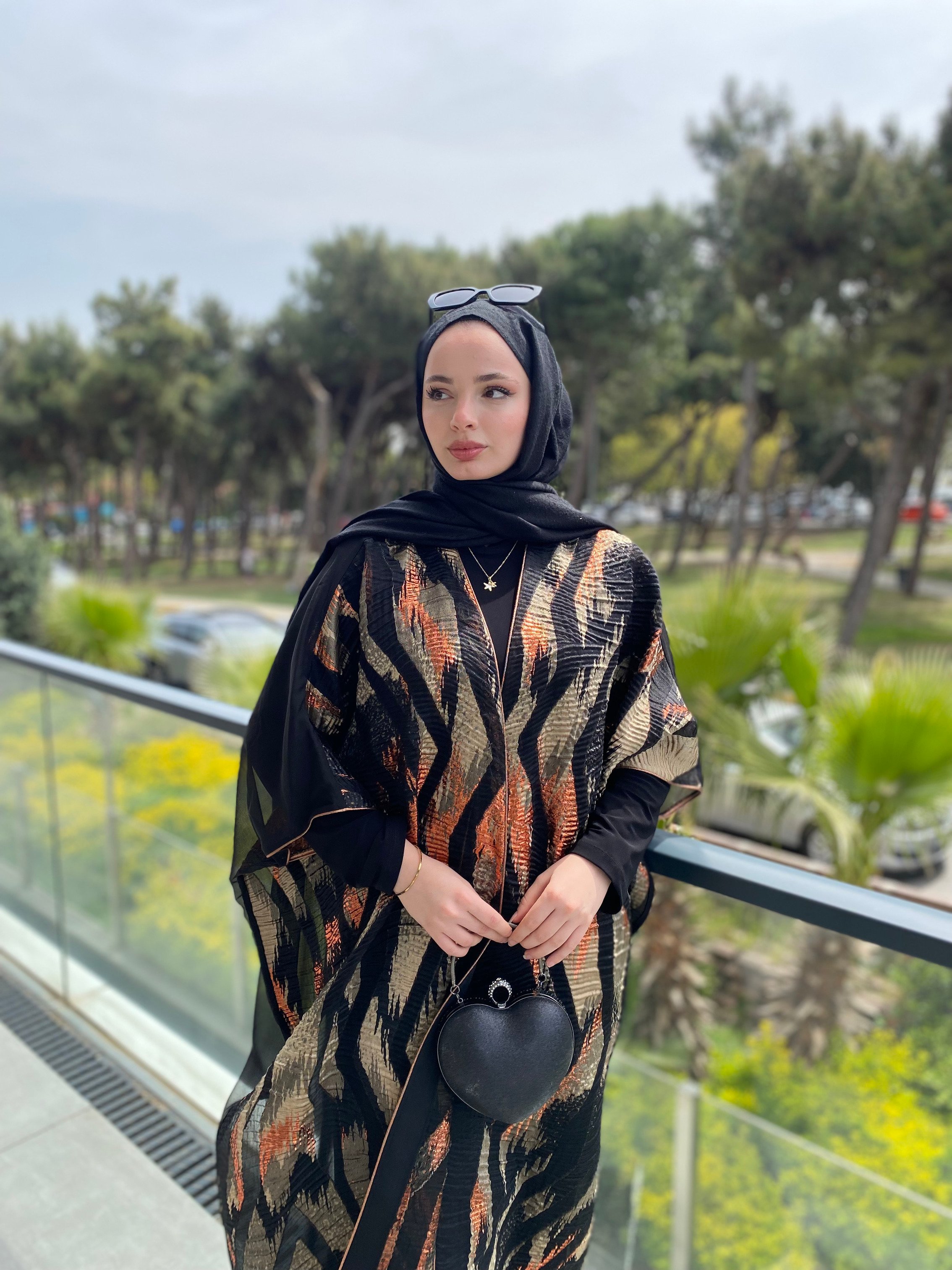 40800 Renkli Oversize Abaya