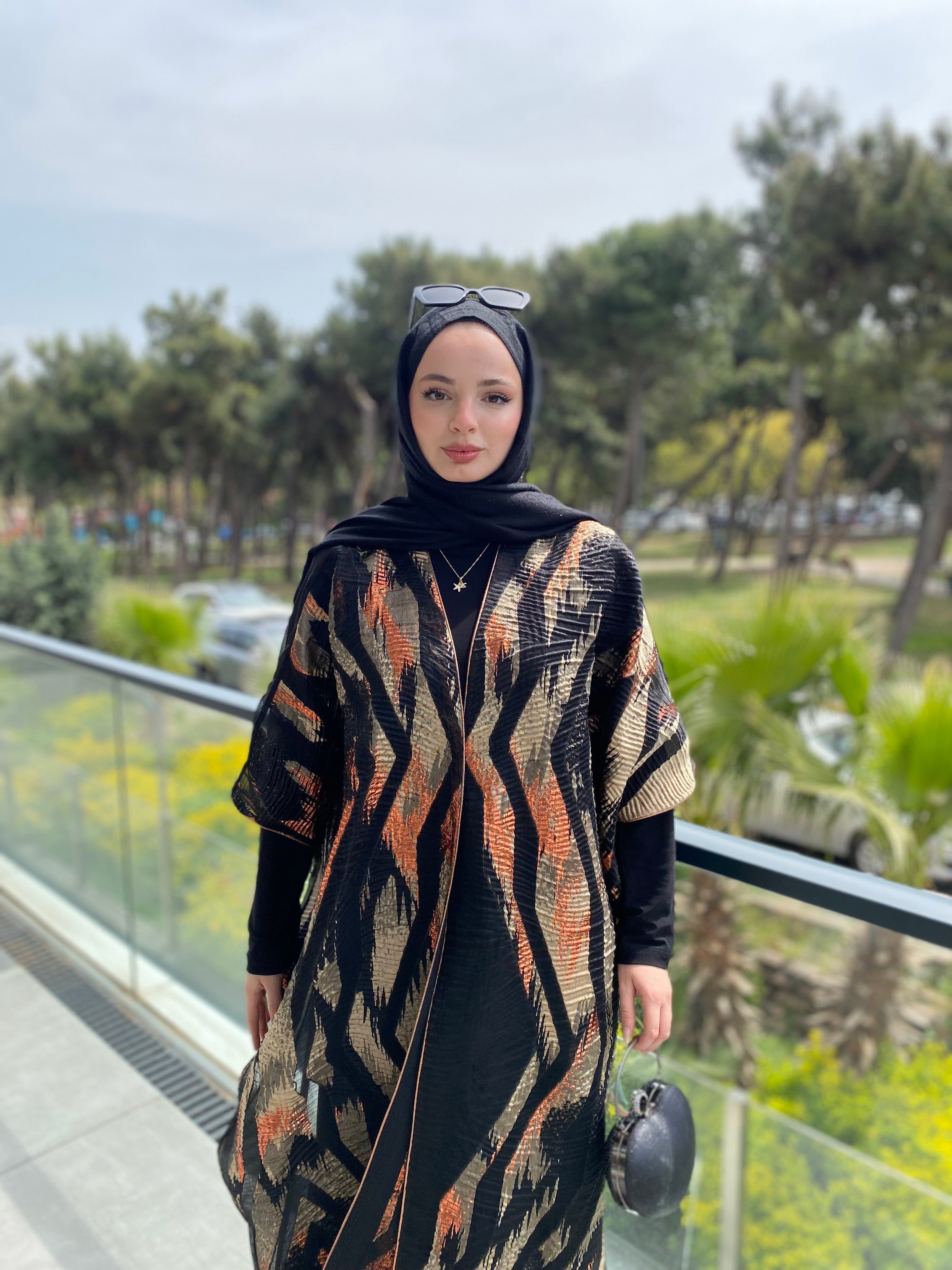 40800 Renkli Oversize Abaya