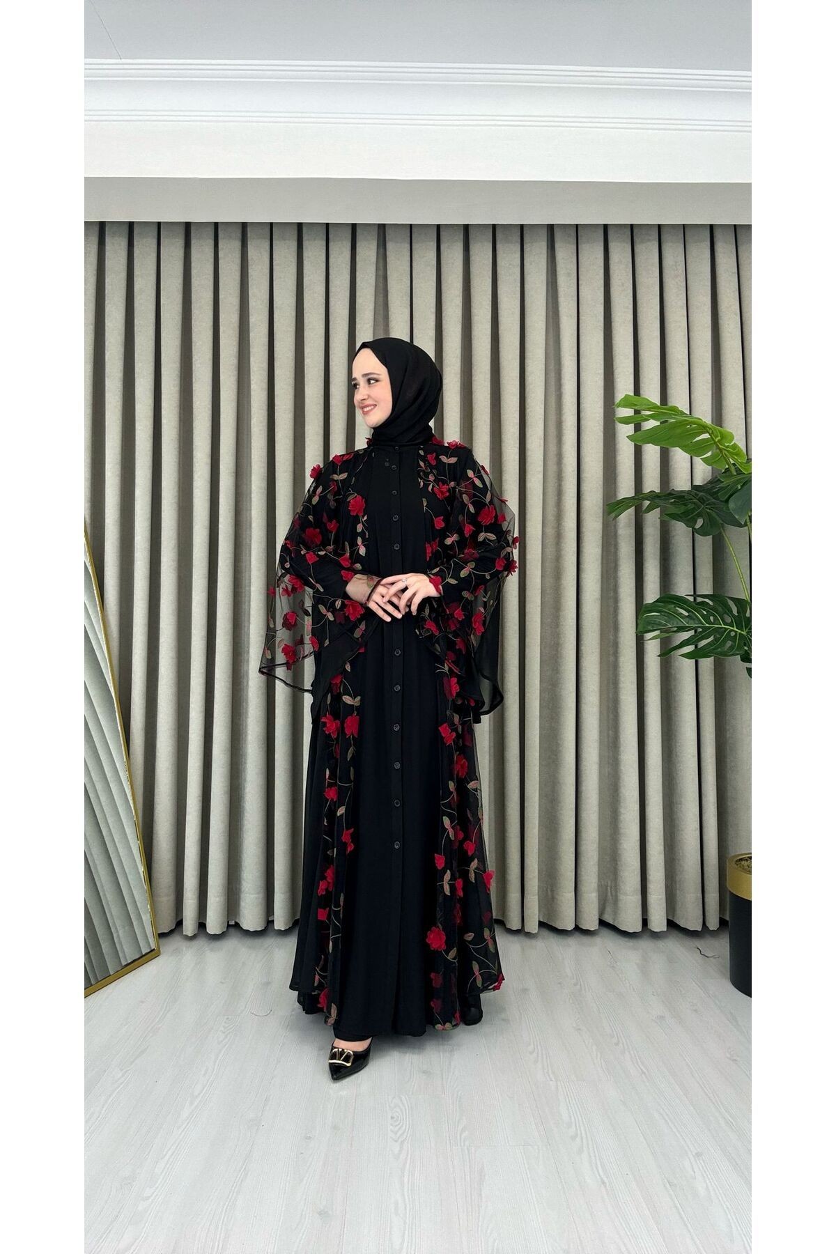 Çiçek Desen Abaya - Kırmızı