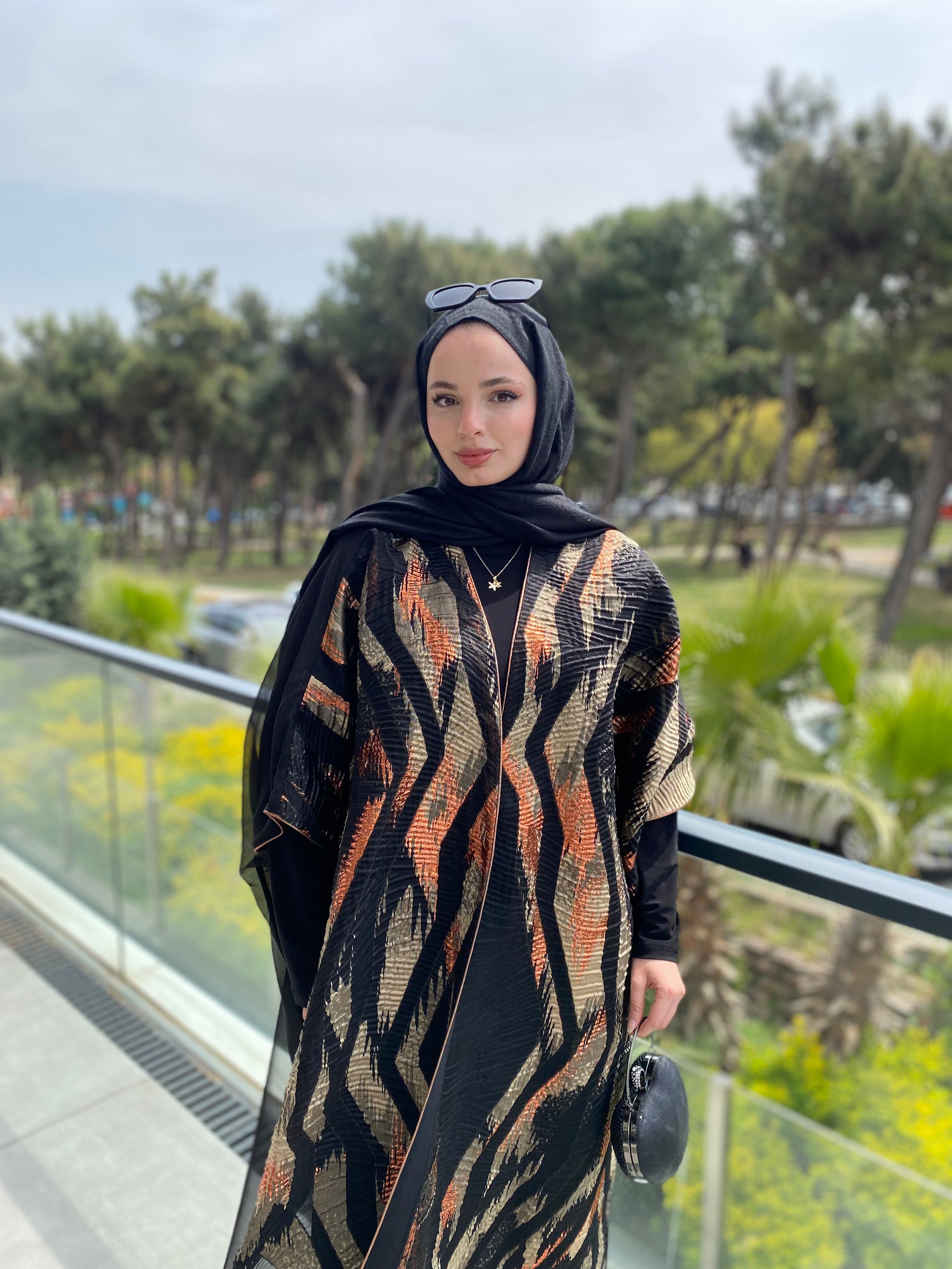 40800 Renkli Oversize Abaya