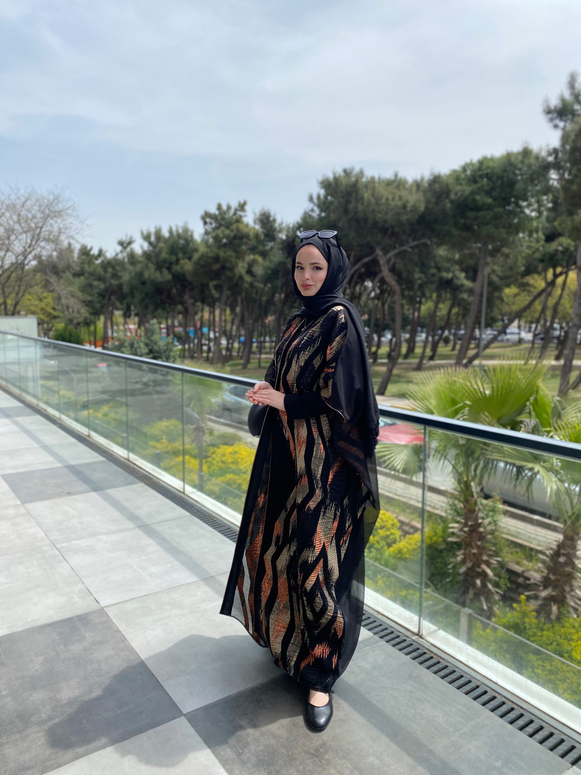 40800 Renkli Oversize Abaya