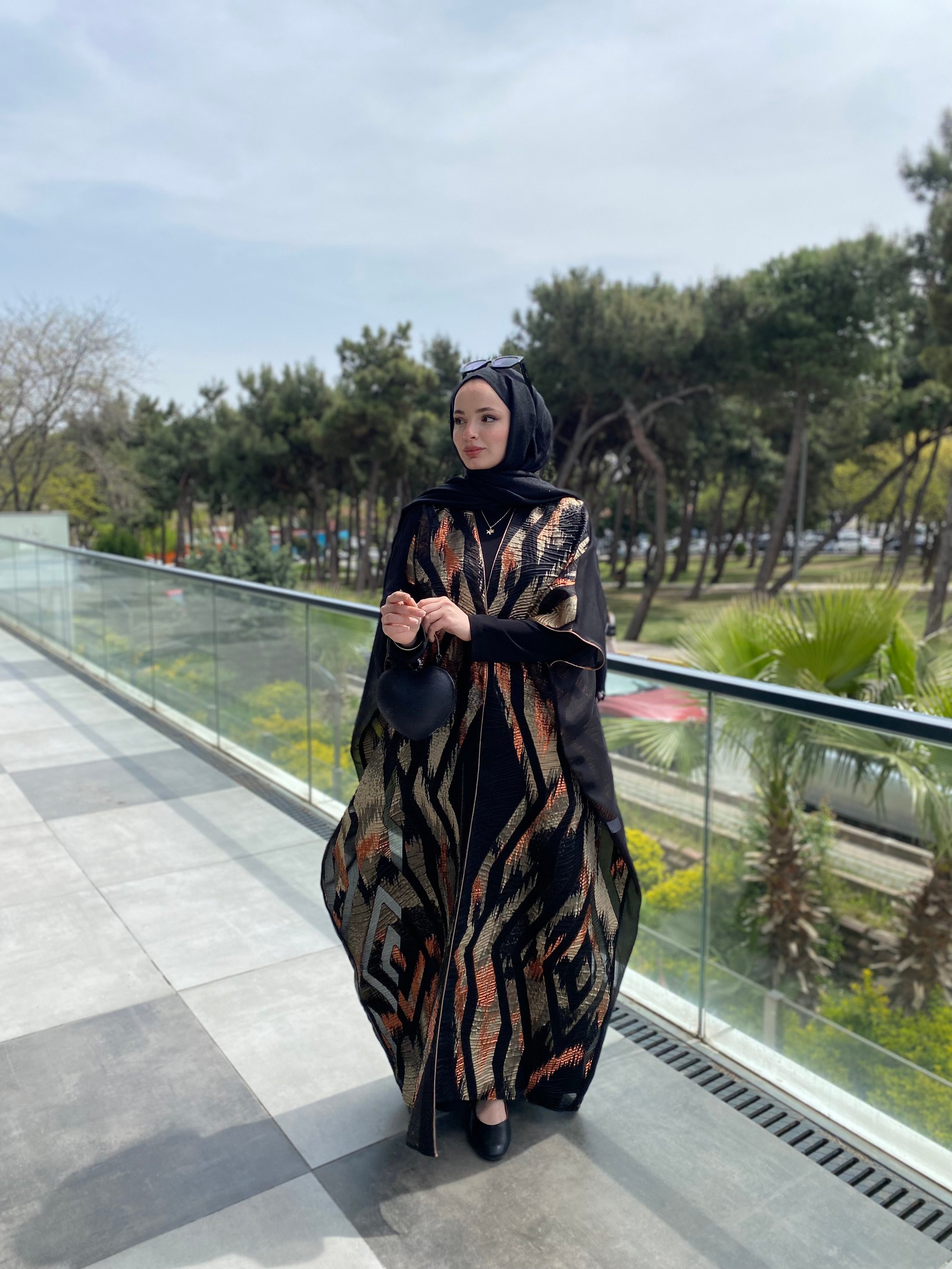 40800 Renkli Oversize Abaya