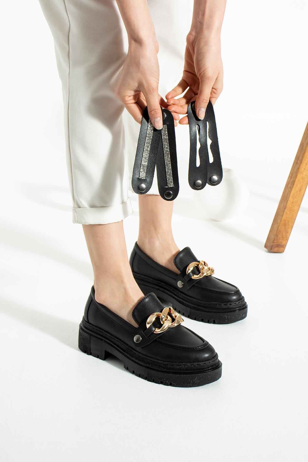 Kristen Kadın Siyah Deri Zincirli Loafer Ayakkabı - siyah altın