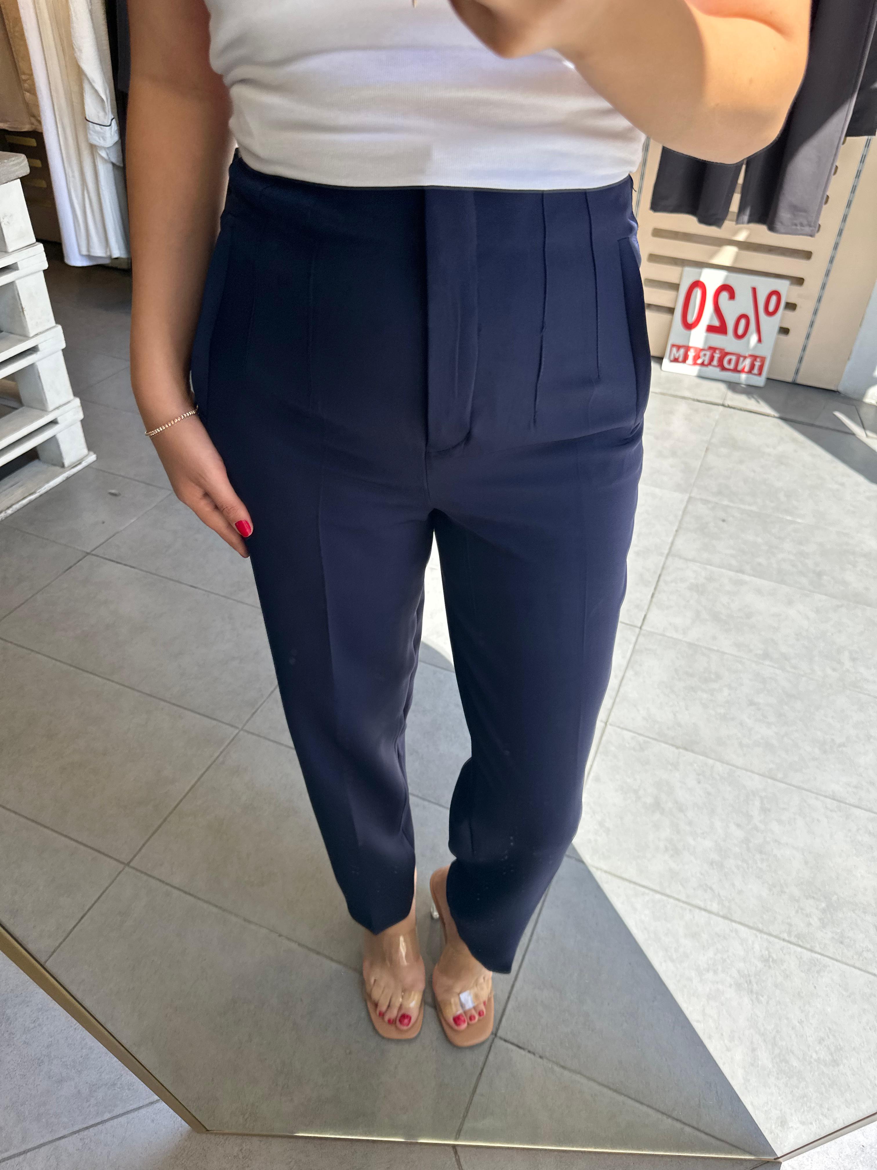  Kadın Slim Fit Kumaş Pantolon Bilek Boy Havuç Kalıp Pens Dikiş Detaylı Lacivert