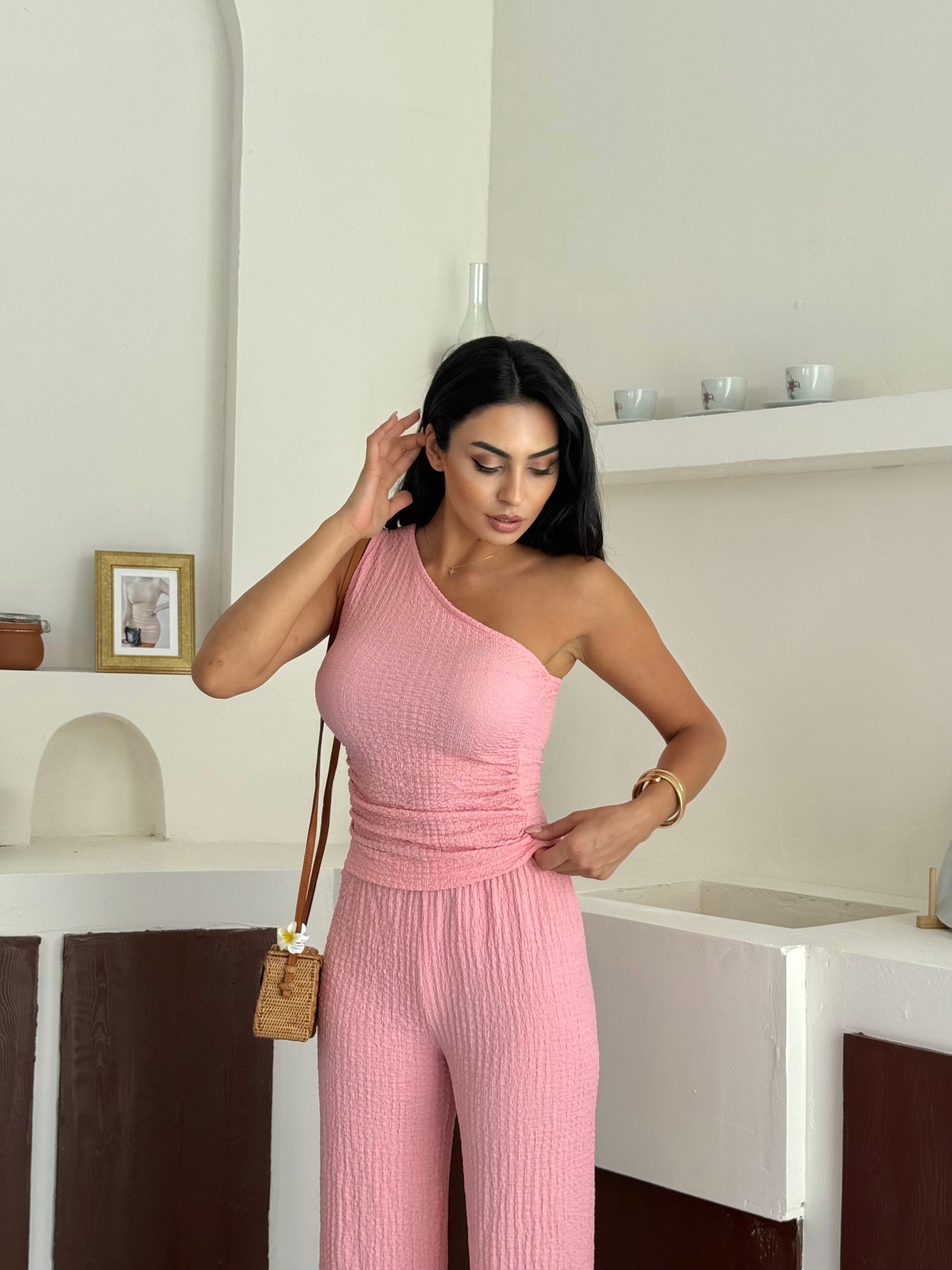 Kadın Örme Bubble Kumaş Tek Omuz Detaylı Pantolon Crop Takım Pembe