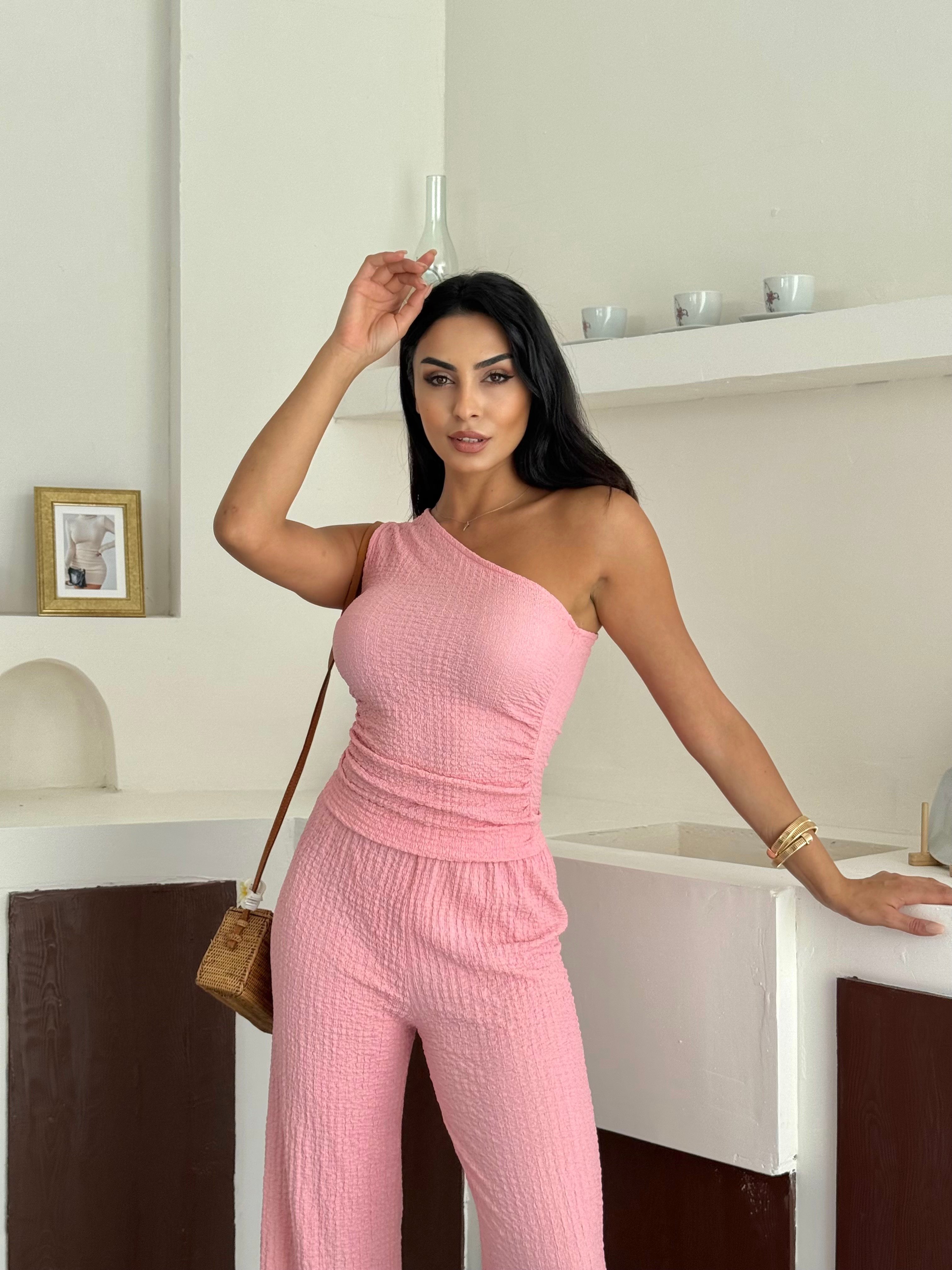 Kadın Örme Bubble Kumaş Tek Omuz Detaylı Pantolon Crop Takım Pembe