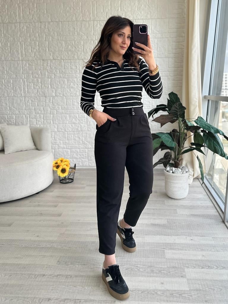 Siyah Çift Düğmeli Pileli Likralı Esnek Crep Pantolon Havuç Kalıp Bilek Boy 