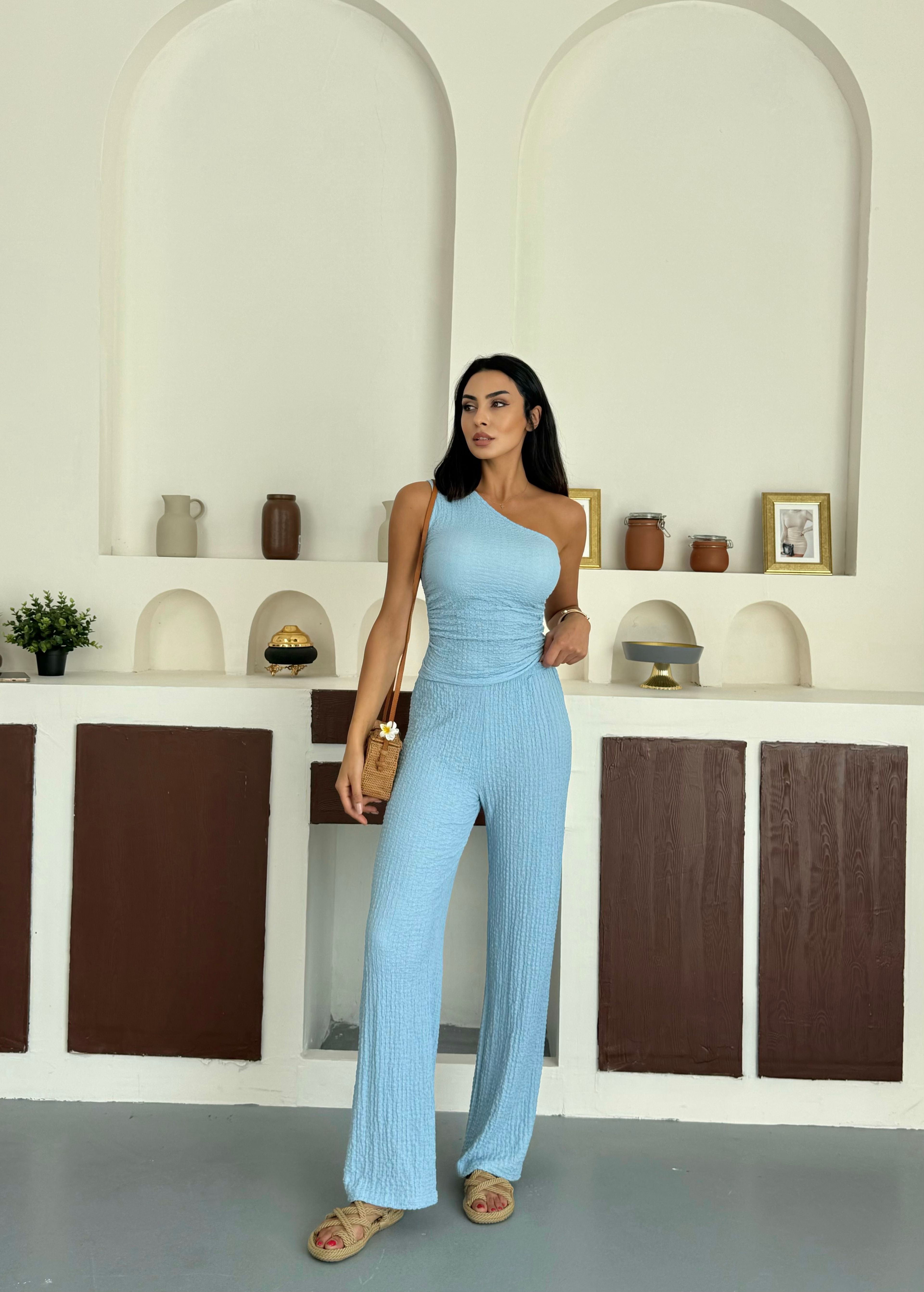 Kadın Örme Bubble Kumaş Tek Omuz Detaylı Pantolon Crop Takım Mavi