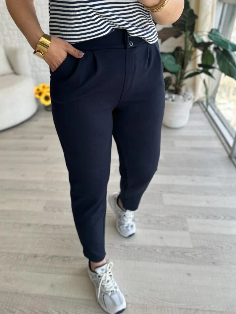 Lacivert Çift Düğmeli Pileli Likralı Esnek Crep Pantolon Havuç Kalıp Bilek Boy 