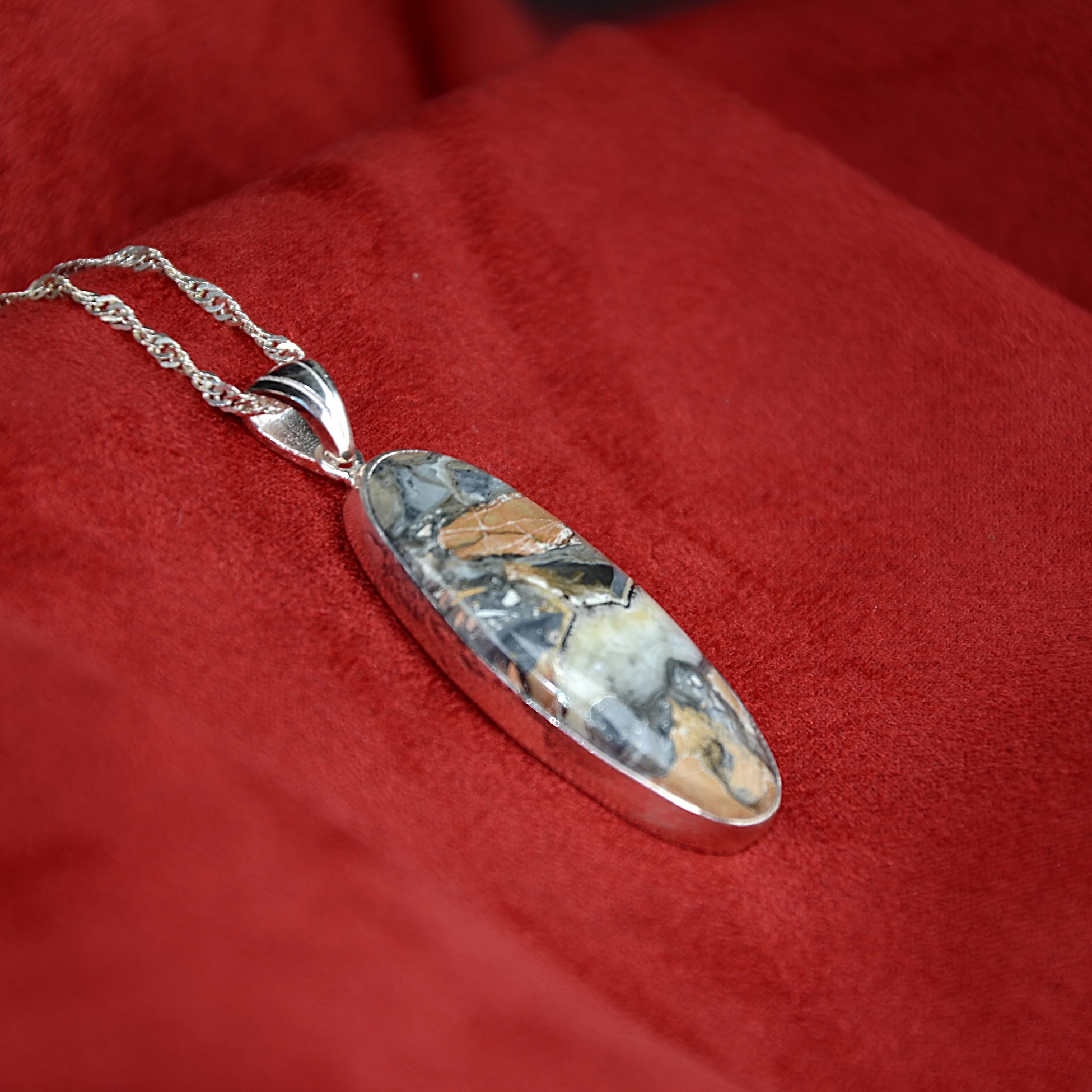 Akik Taşlı Oval Model 925 Ayar Gümüş Kolye