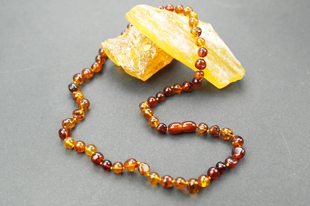 Günbatımı  Doğal Kesim Damla Kehribar Yetişkin Kolye