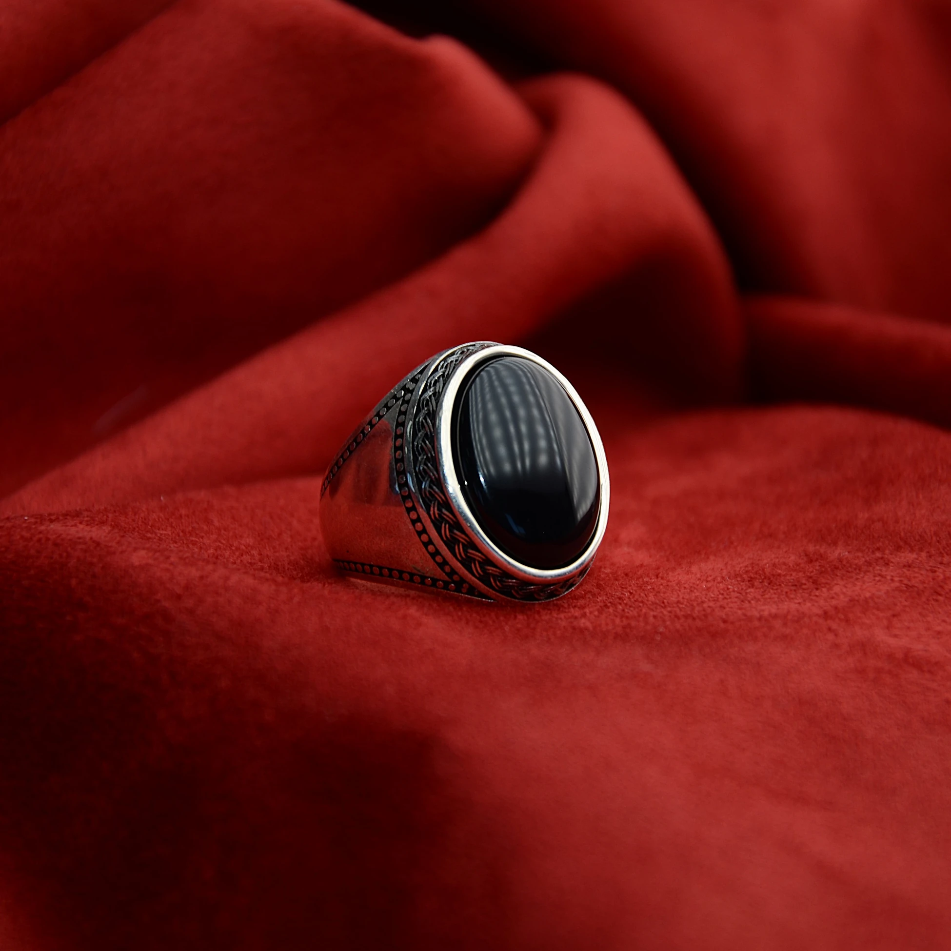 Örgü Üçgen Desenli Yüzük