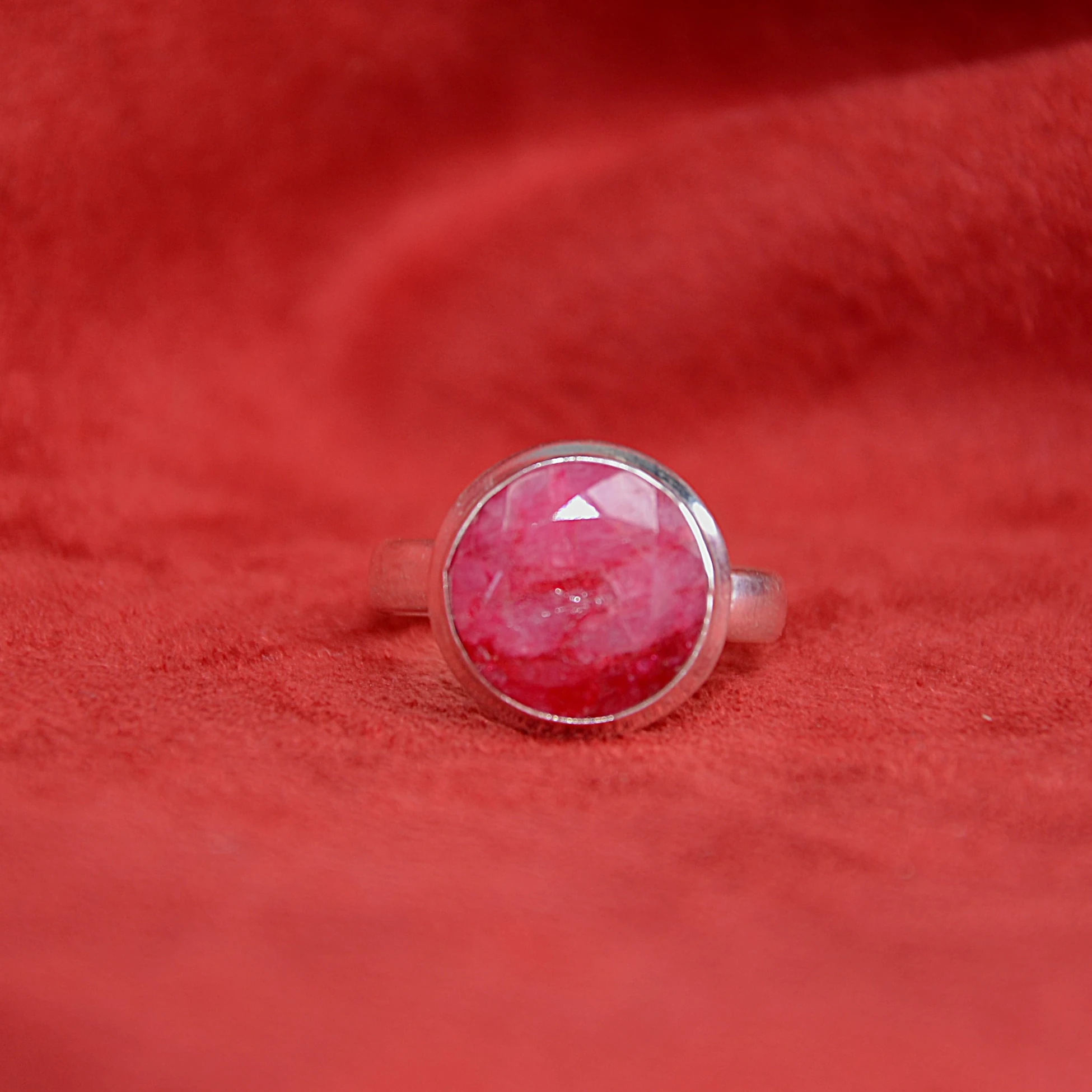 Yakut Taşlı Gümüş  Sadem Yüzük