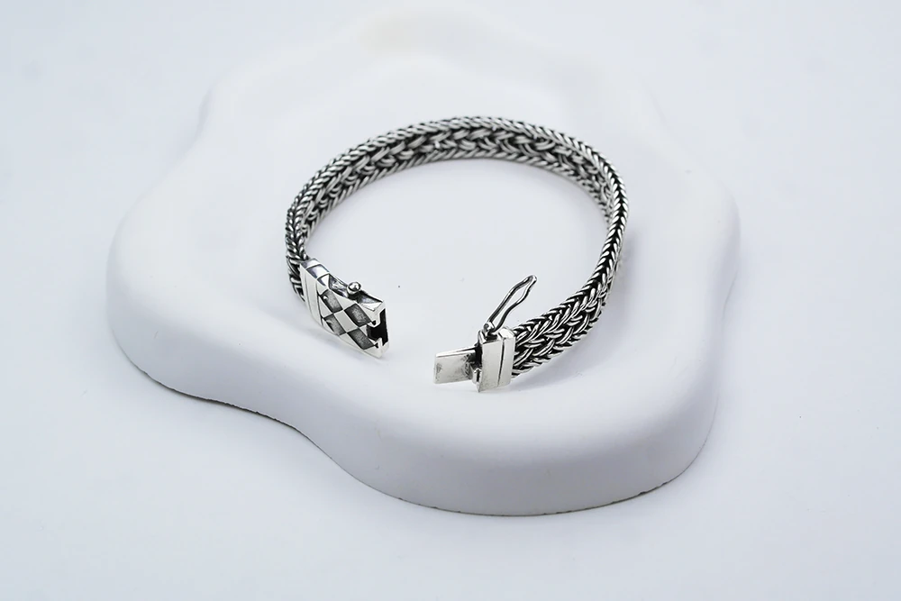 El Örmesi Papağan Kilitli Gümüş Erkek Bileklik