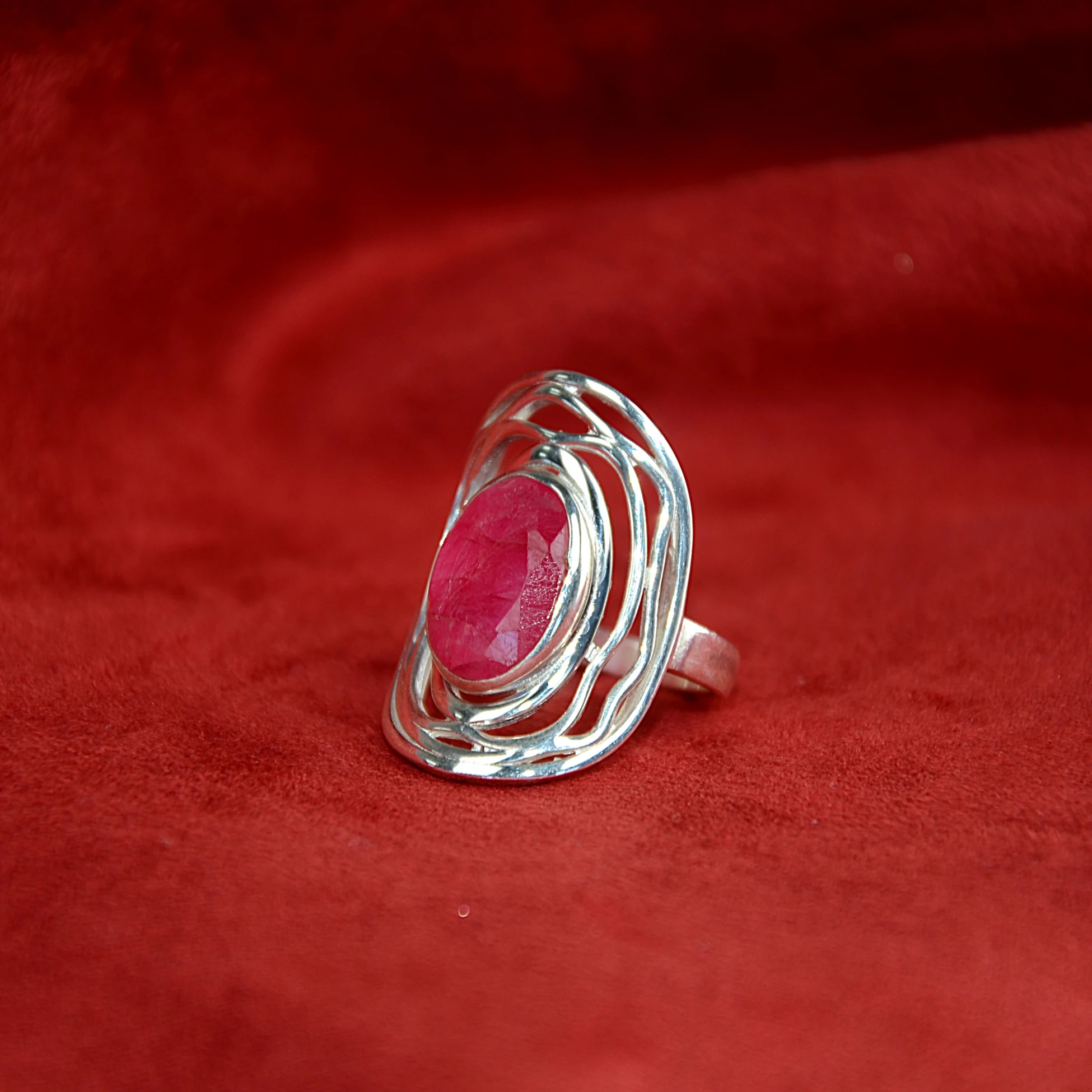 Yakut Taşlı Gümüş Yüzük