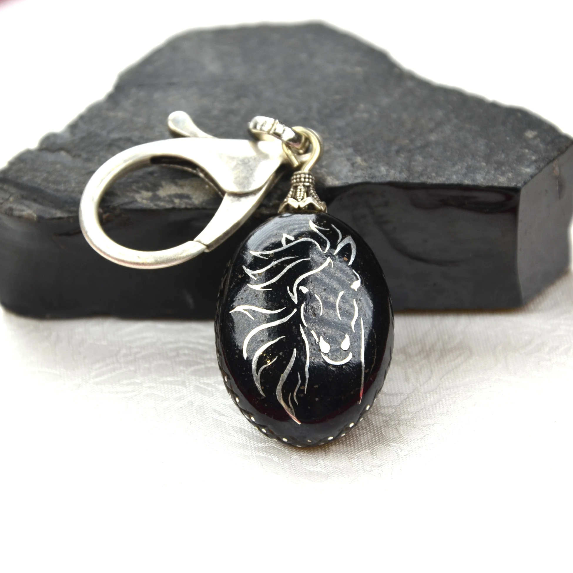 At Model Oltu Taşı Anahtarlık