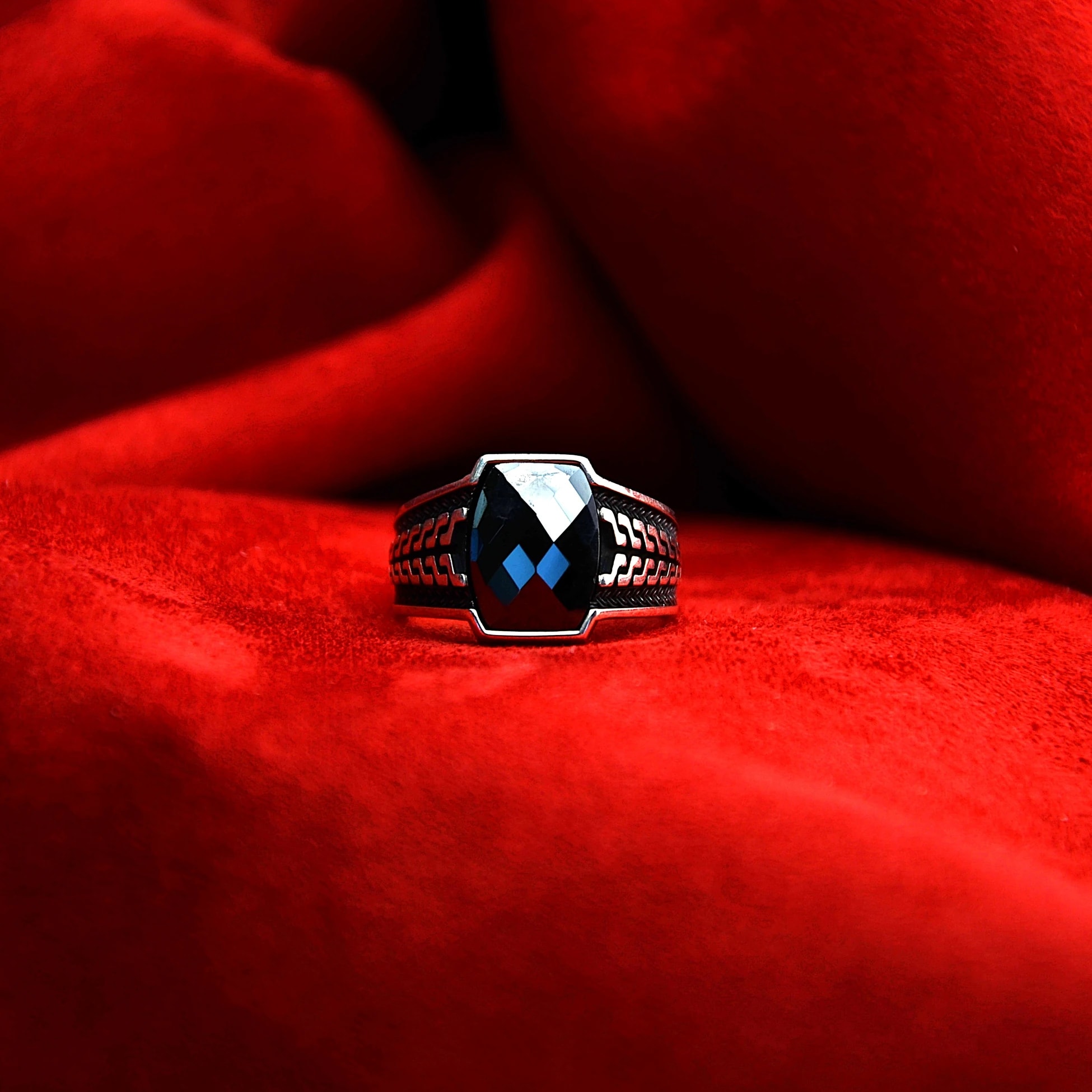 Fasetli Opsidyen Taşlı Gece Sancaktarı Yüzük