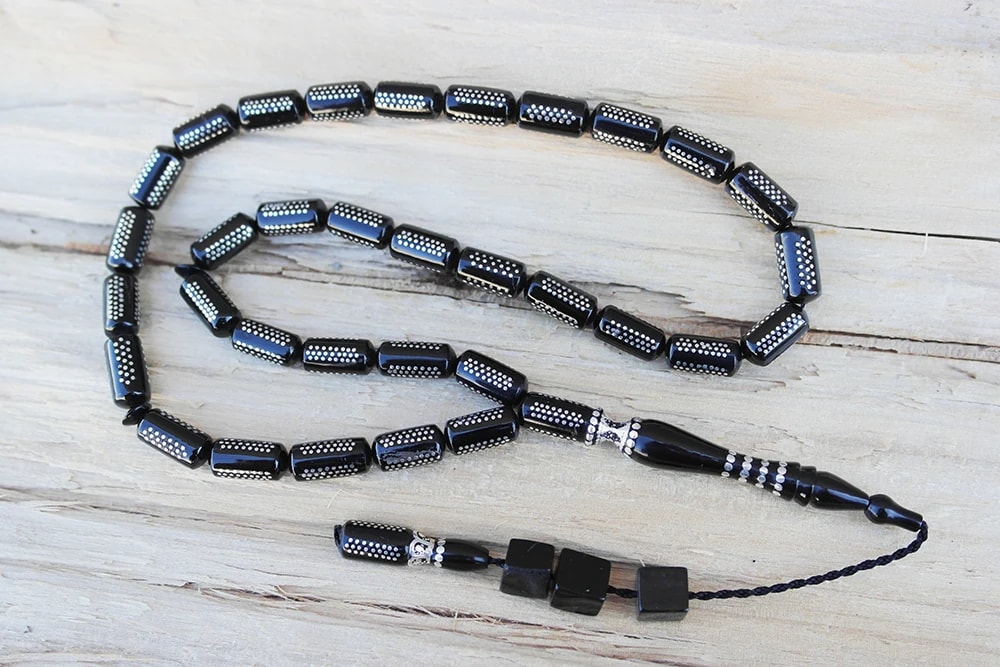 Oltu Taşı  Boru Kesim Kilim Desen İşlemeli Tespih