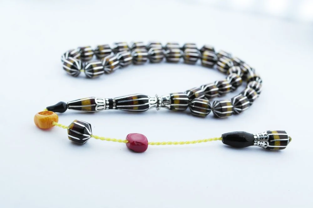 Tıraşlı Kesme 1000 Ayar Gümüş İşlemeli Oltu Taşı Ve Galalith  Karpuz Dilim İşlemeli Tespih