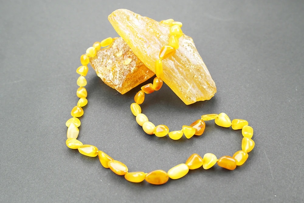 Kızarmış   Doğal Kesim Damla Kehribar Yetişkin Kolye