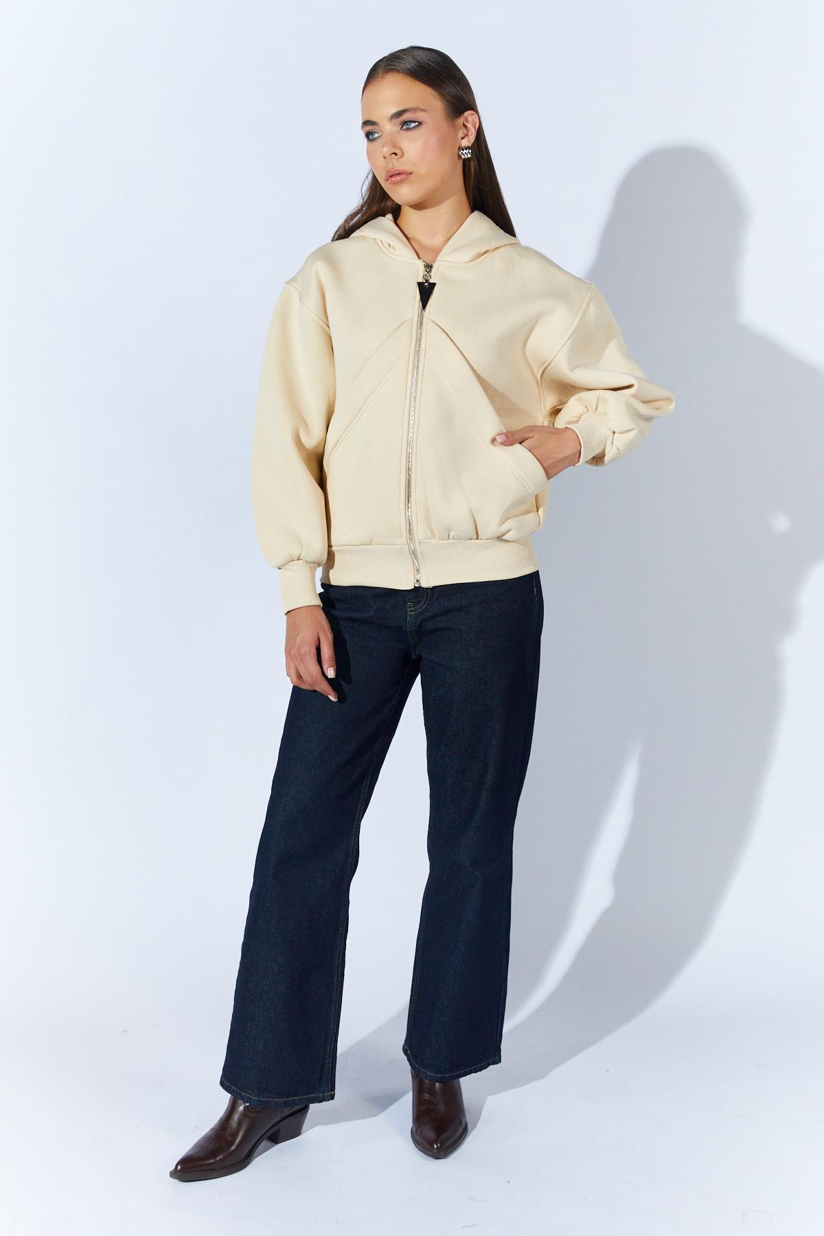 Kadın Kapşonlu Büyük Cep Görünümlü Üç İplik Sweatshirt
