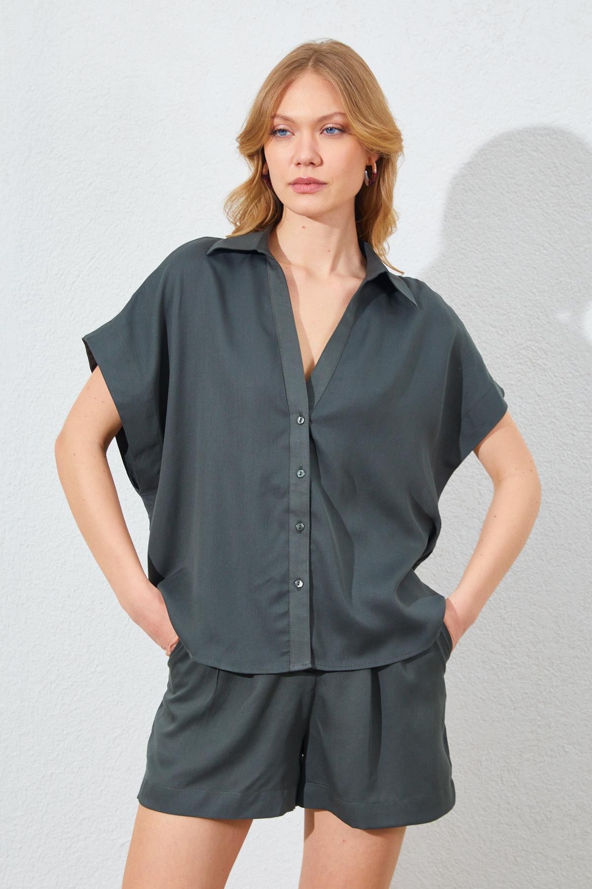 Kadın Oversize Düşük Kol Gömlek Şortlu Takım