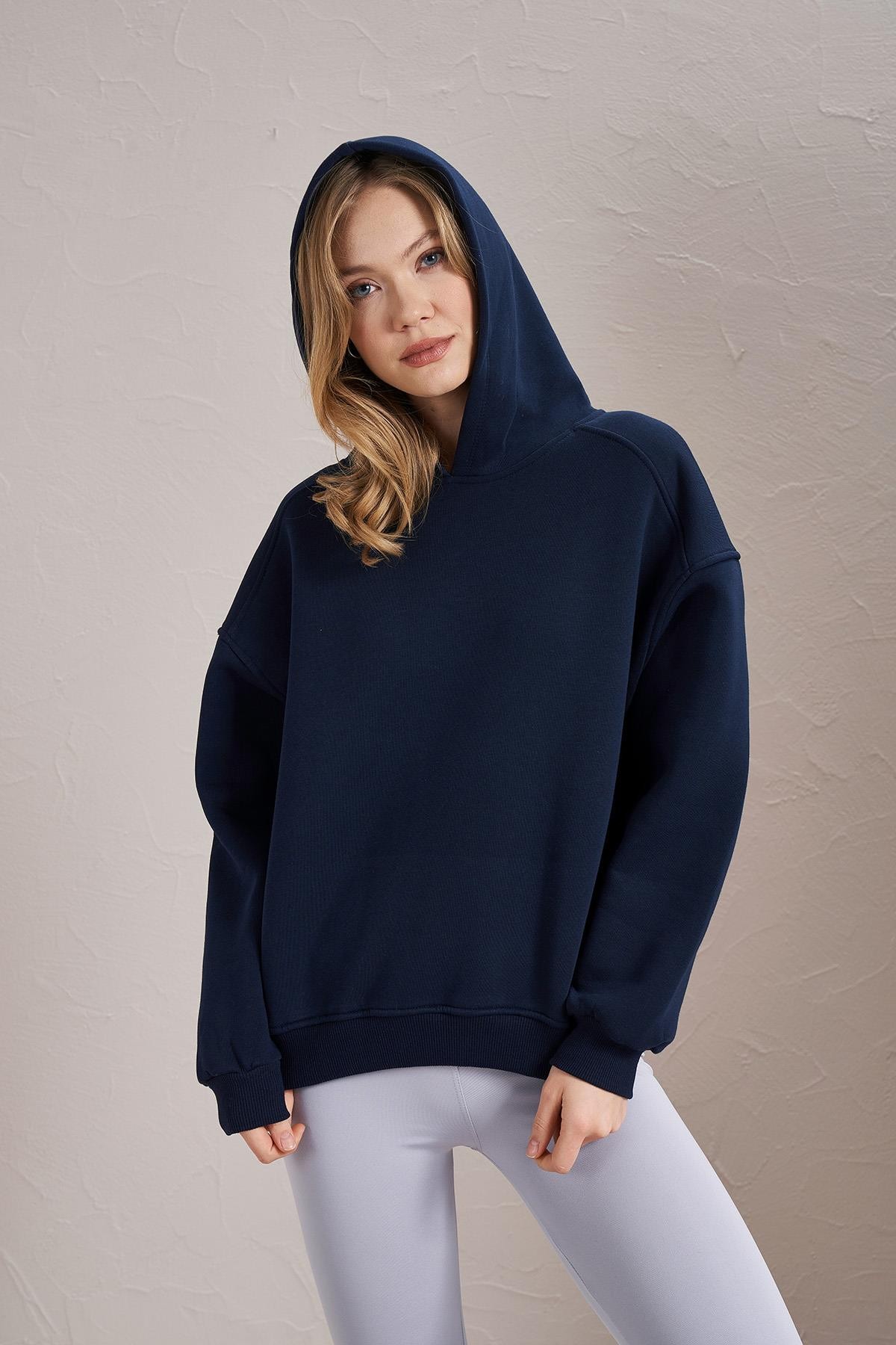 Kadın Kapüşonlu Oversize Basic Sweatshirt