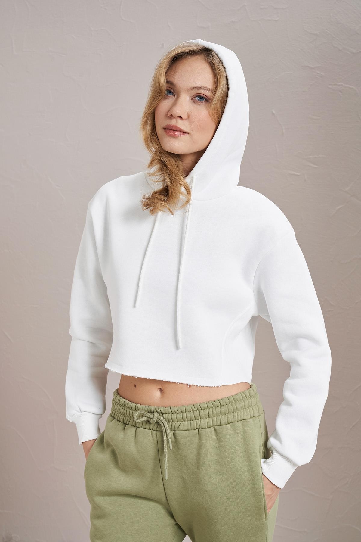 Kadın Kapüşonlu Yanları Ribana Detaylı Crop Sweatshirt