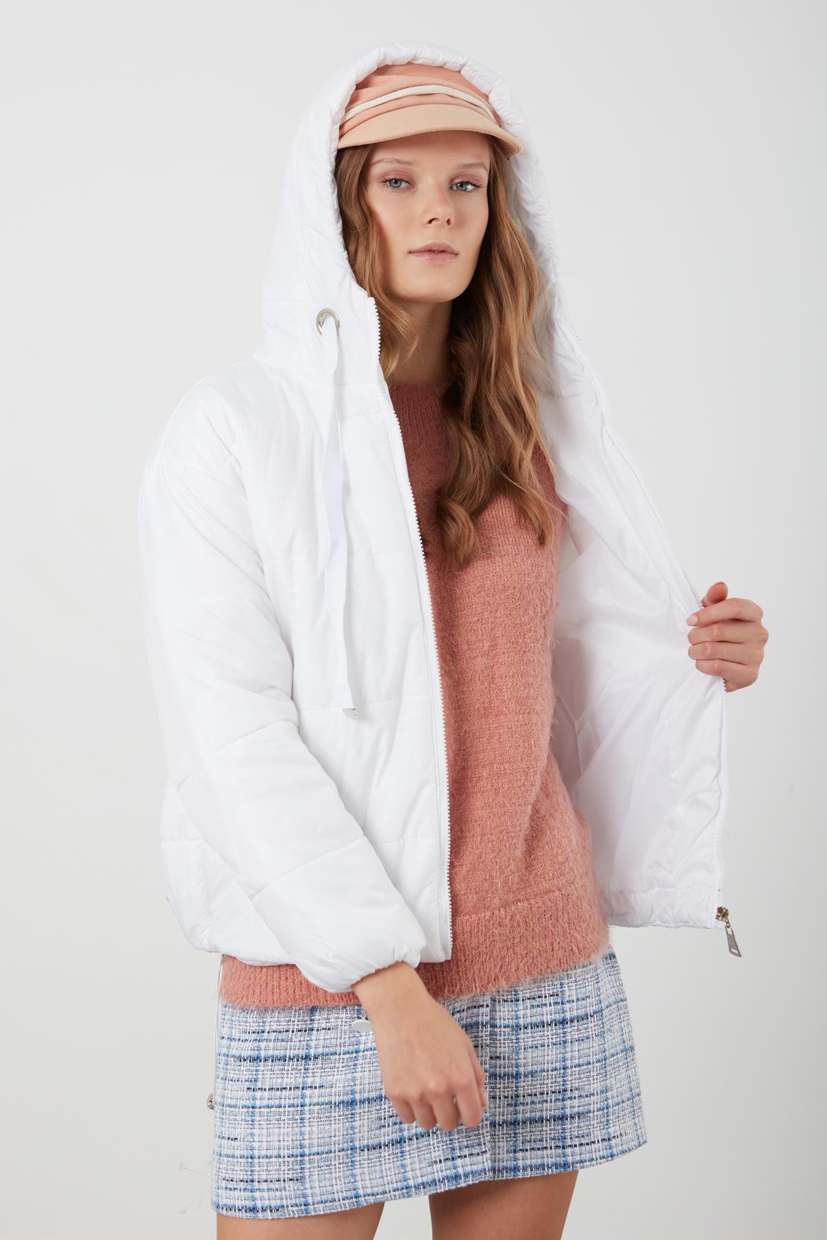 Kadın Kapüşonlu Anorak Yanları Stoplu Mont