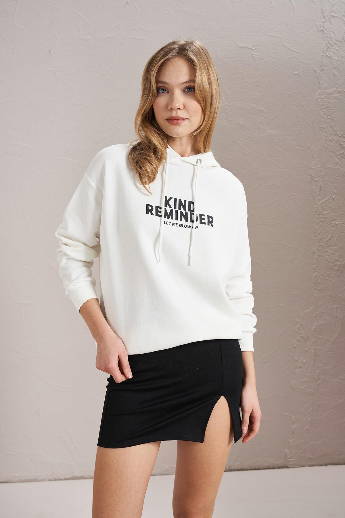 Kadın Kind Reminder Baskılı Üç İplik Kanguru Cepli Sweatshirt